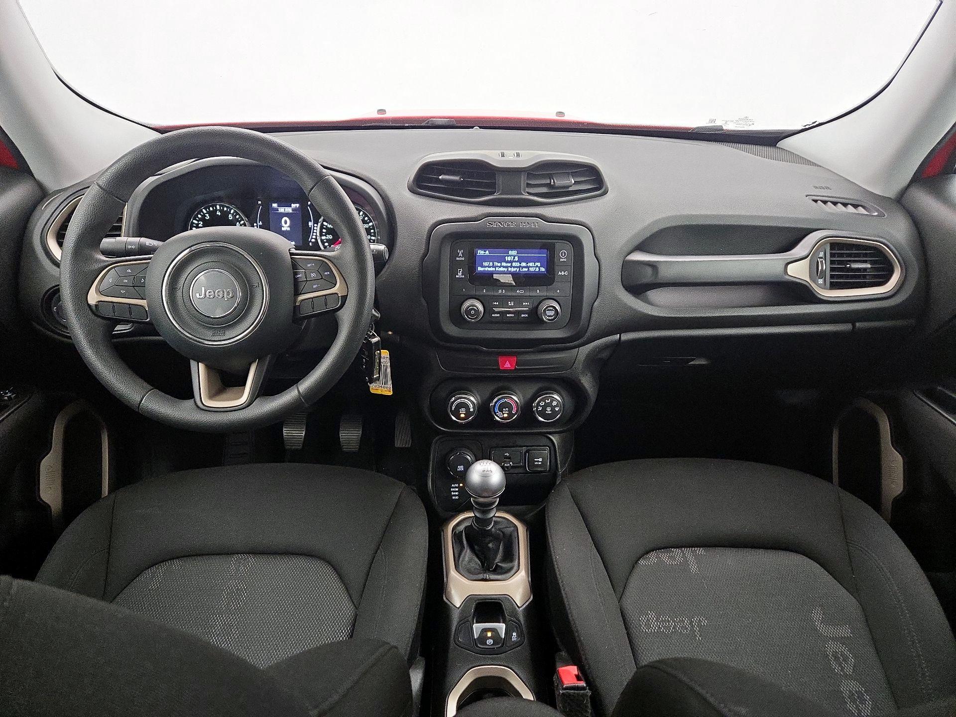 Thumbnail: 2016 Jeep Renegade - 9