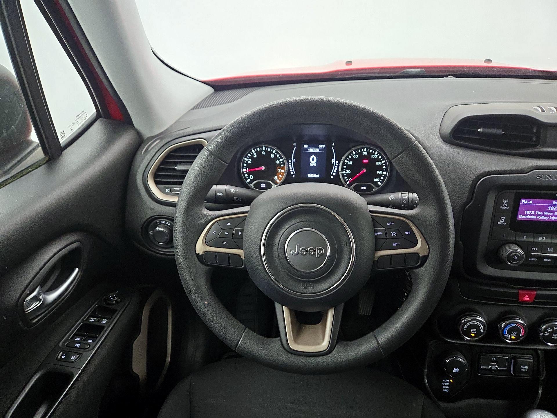 Thumbnail: 2016 Jeep Renegade - 10