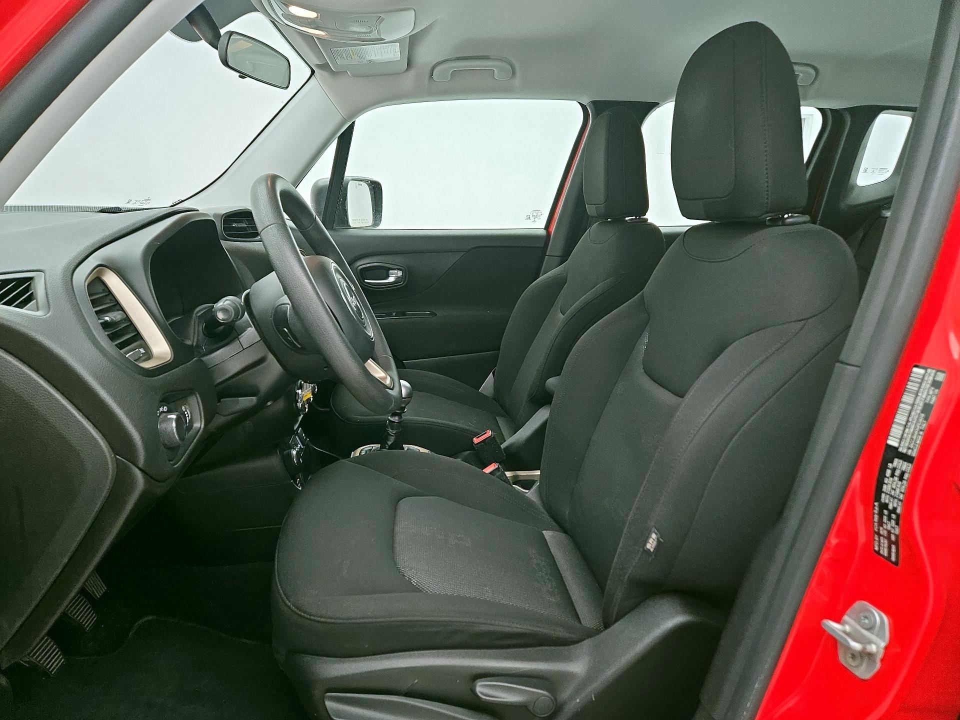 Thumbnail: 2016 Jeep Renegade - 11