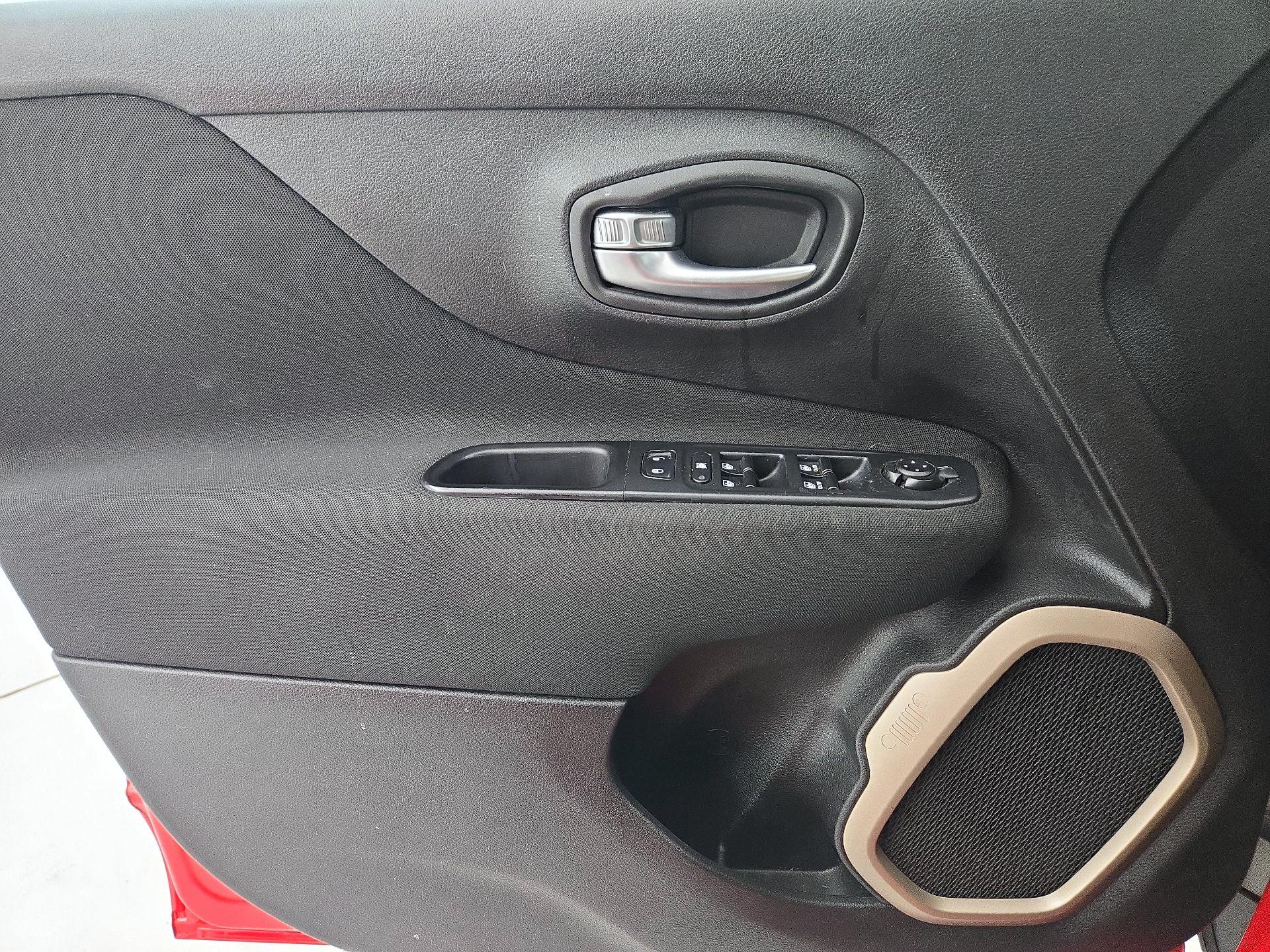 Thumbnail: 2016 Jeep Renegade - 12