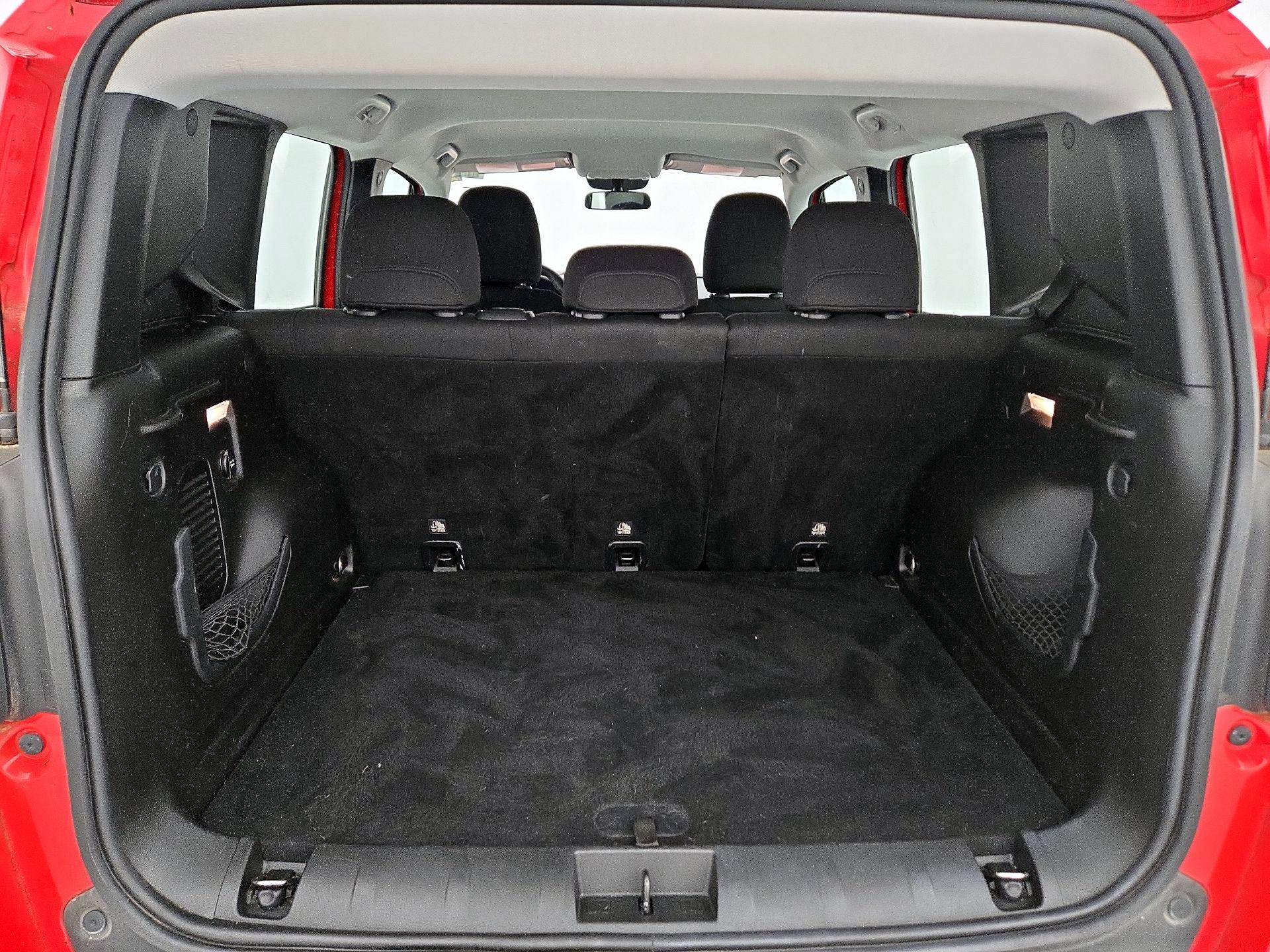 Thumbnail: 2016 Jeep Renegade - 19