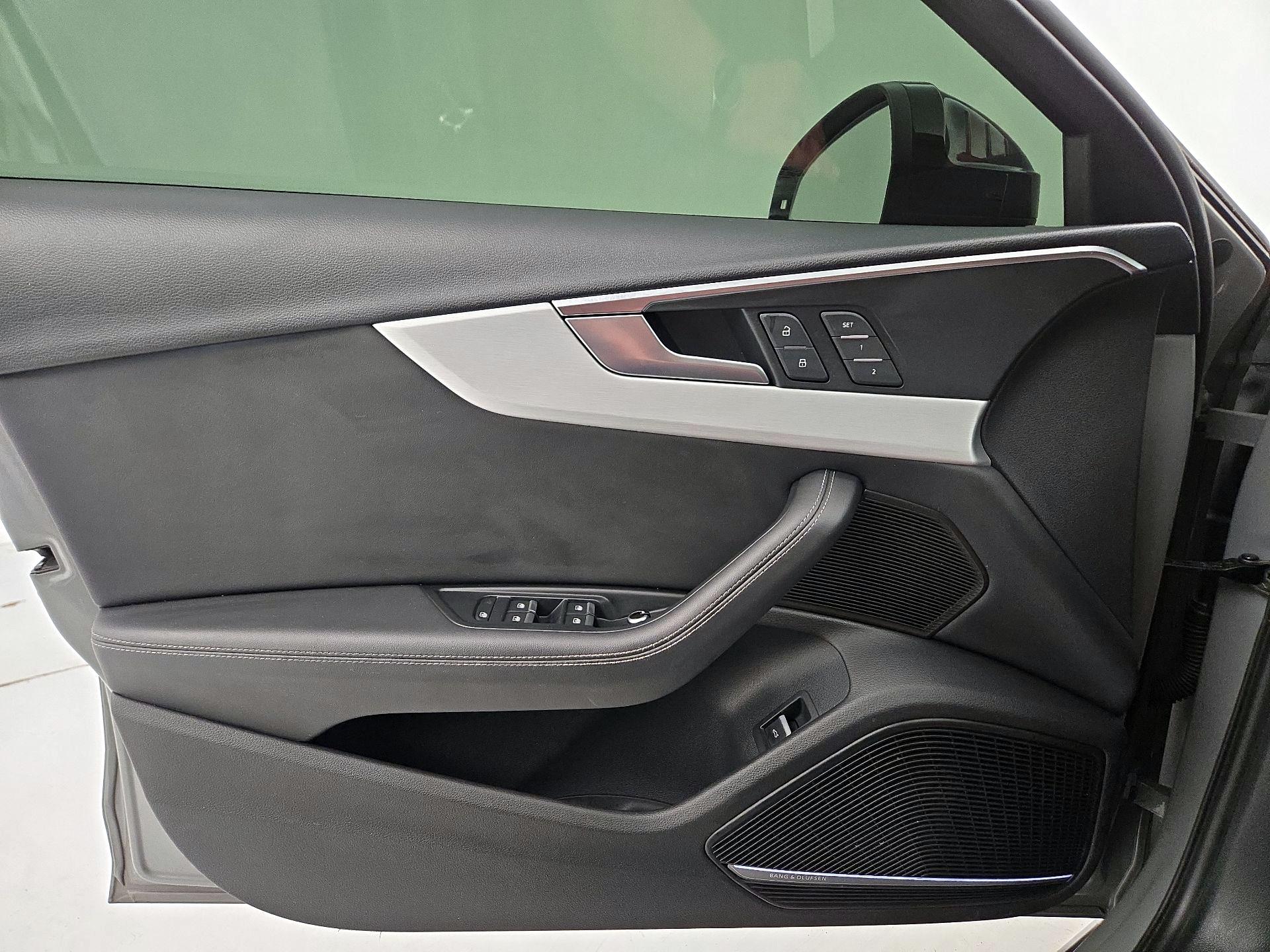 Thumbnail: 2019 Audi S4 - 12