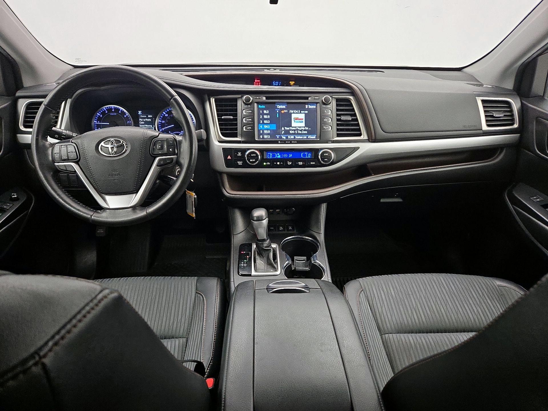 Thumbnail: 2019 Toyota Highlander - 9
