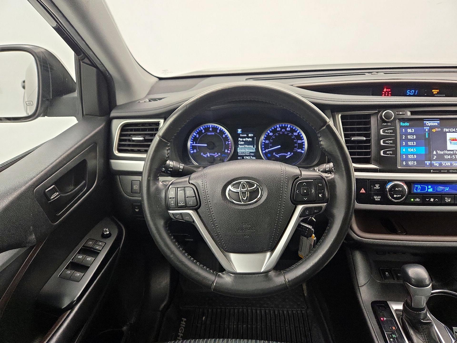 Thumbnail: 2019 Toyota Highlander - 10