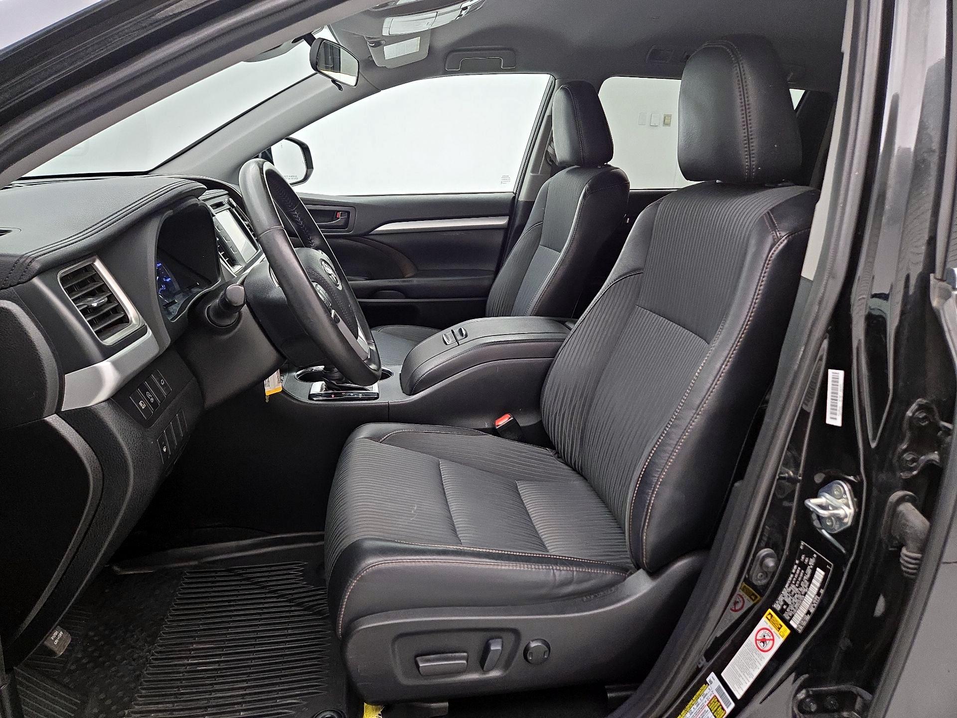 Thumbnail: 2019 Toyota Highlander - 11