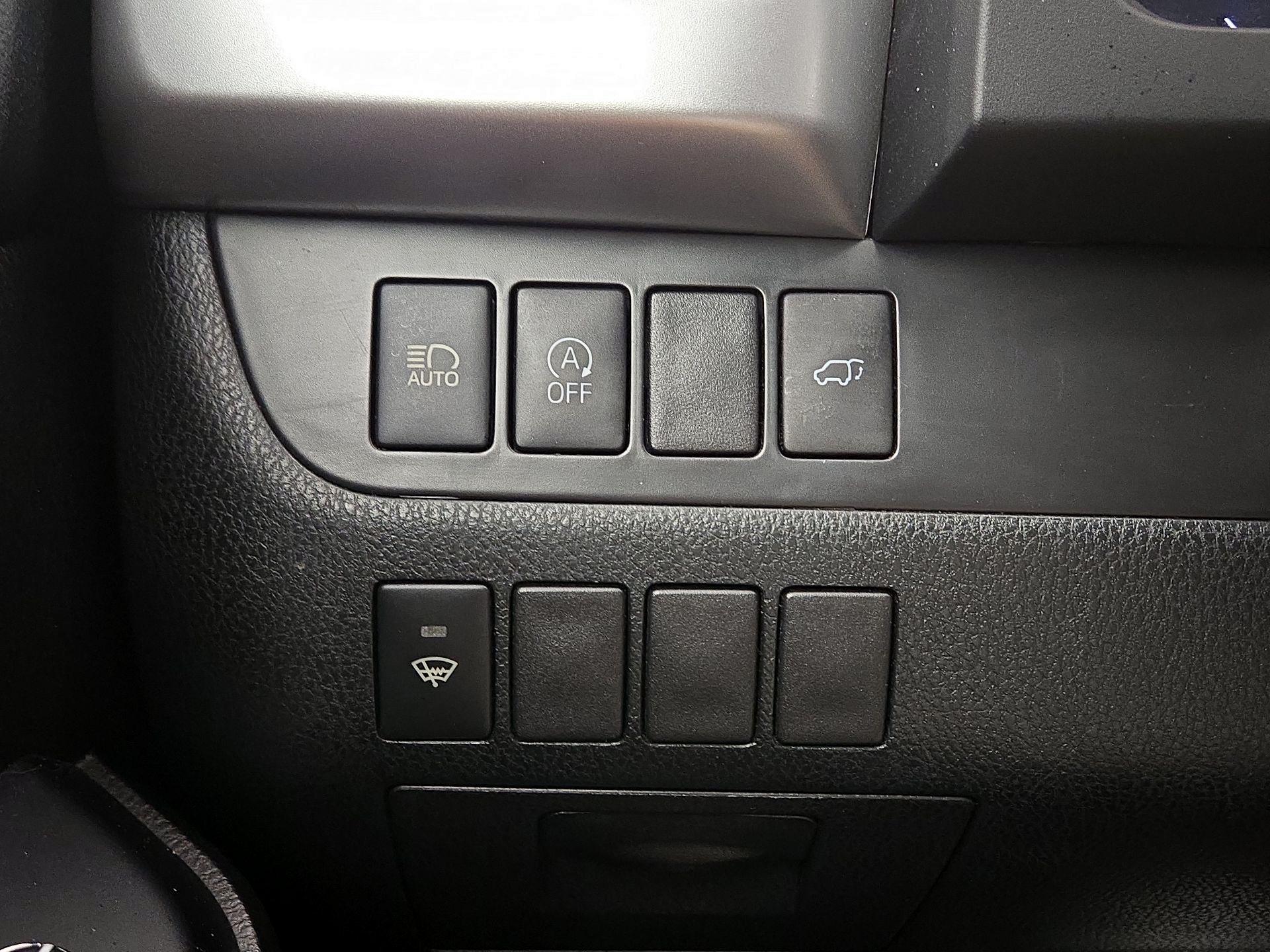 Thumbnail: 2019 Toyota Highlander - 13