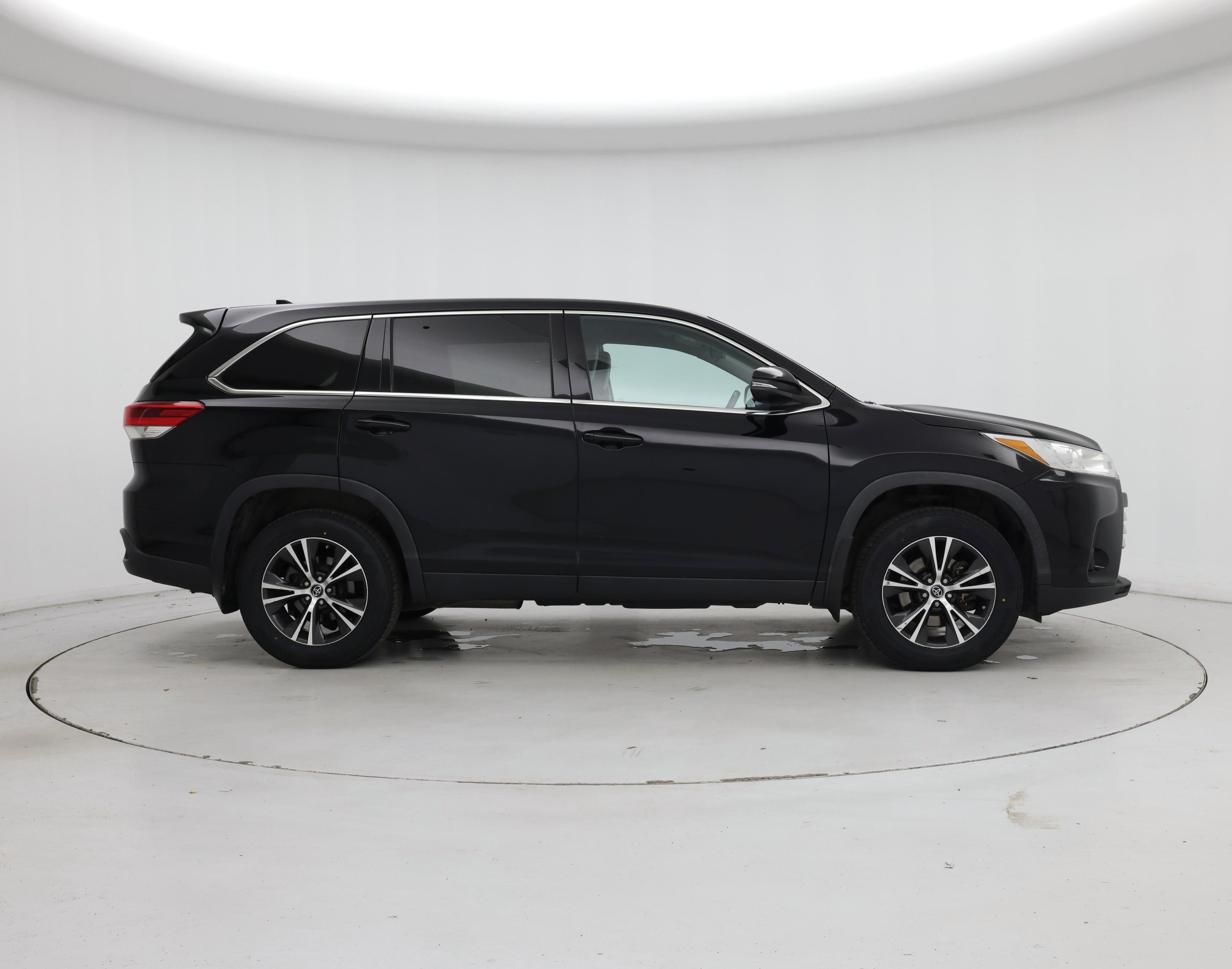 Thumbnail: 2019 Toyota Highlander - 7