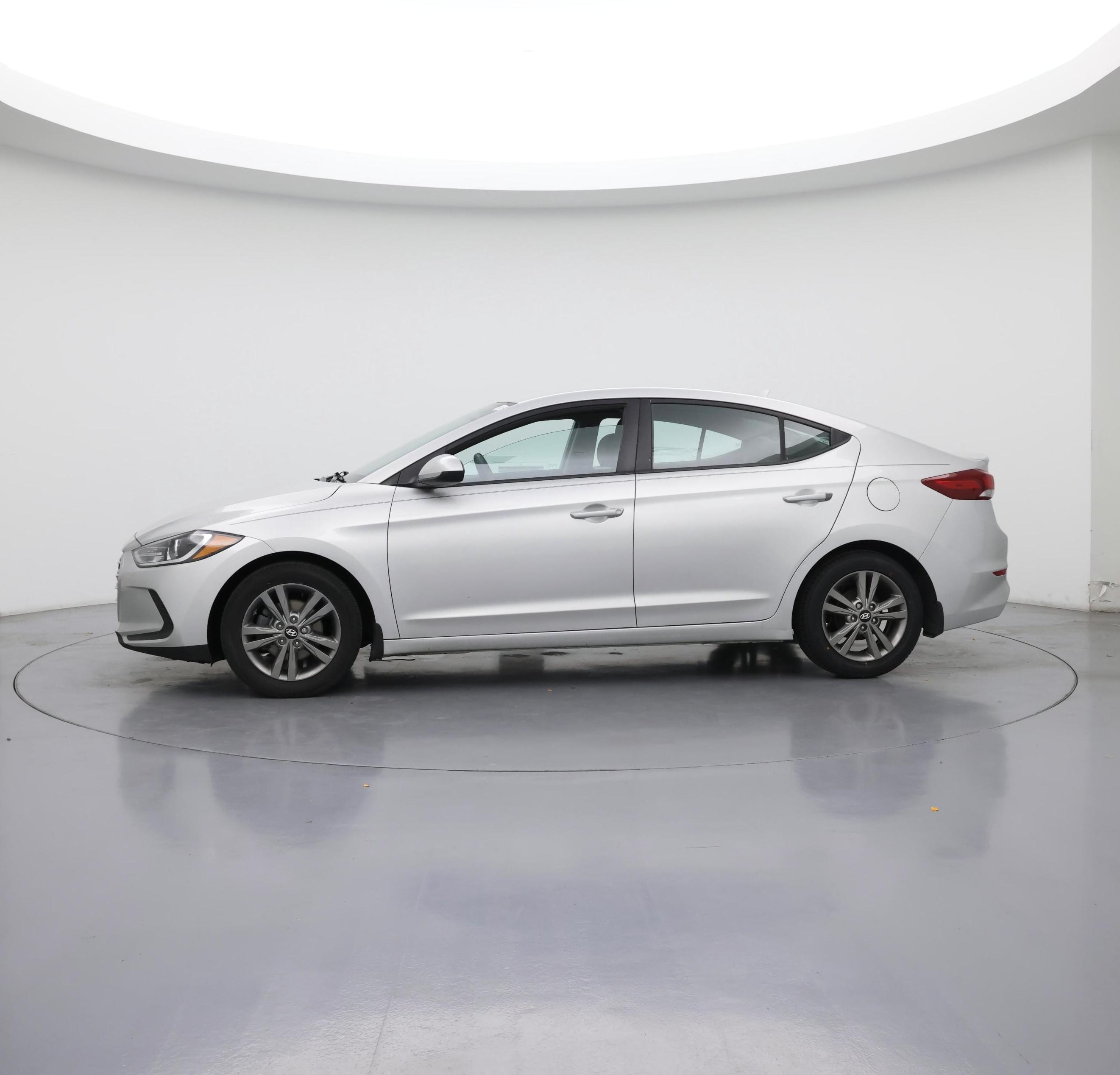 Thumbnail: 2017 Hyundai Elantra - 3