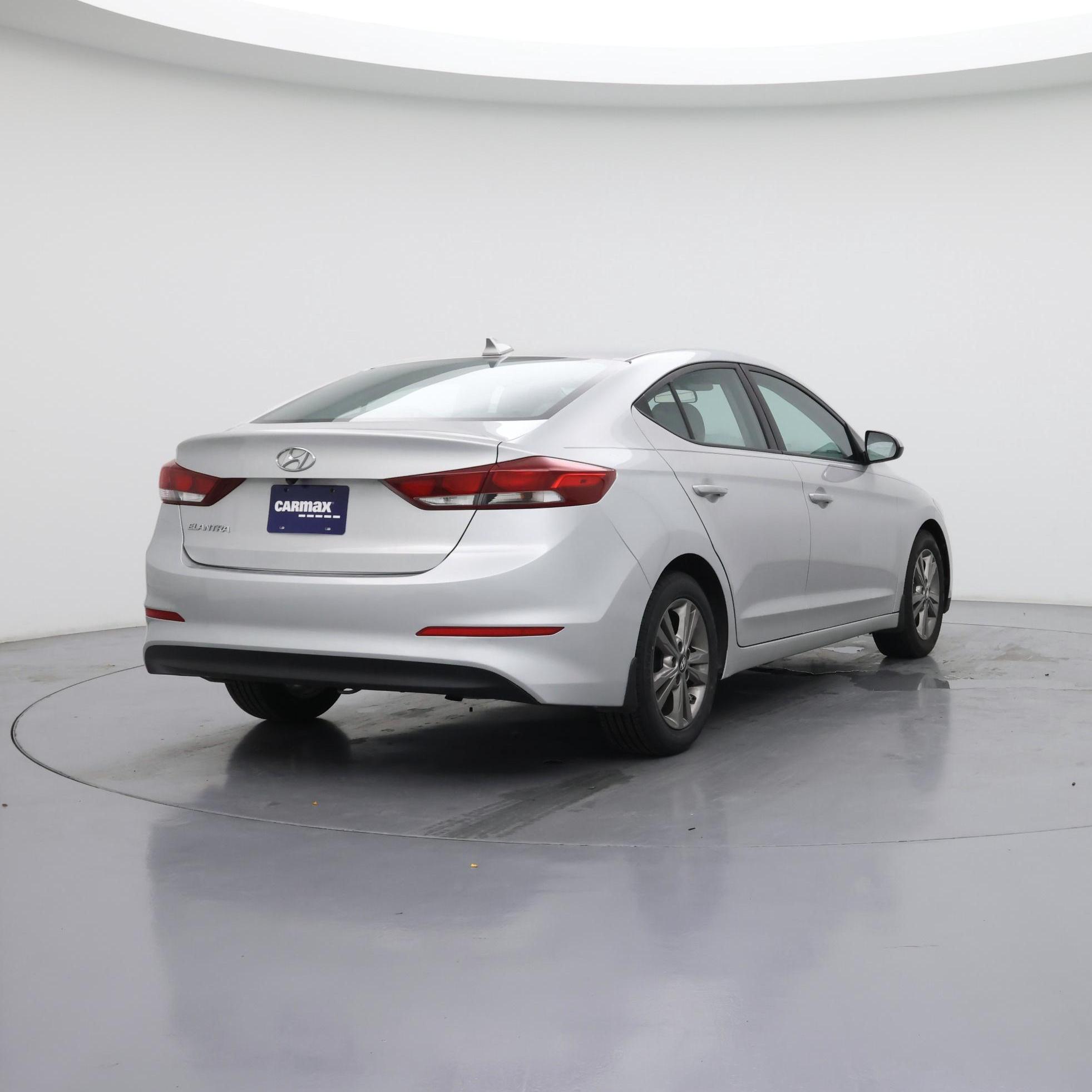 Thumbnail: 2017 Hyundai Elantra - 8