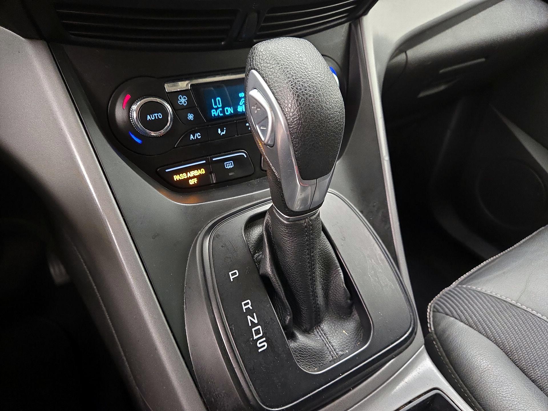 Thumbnail: 2016 Ford Escape - 17