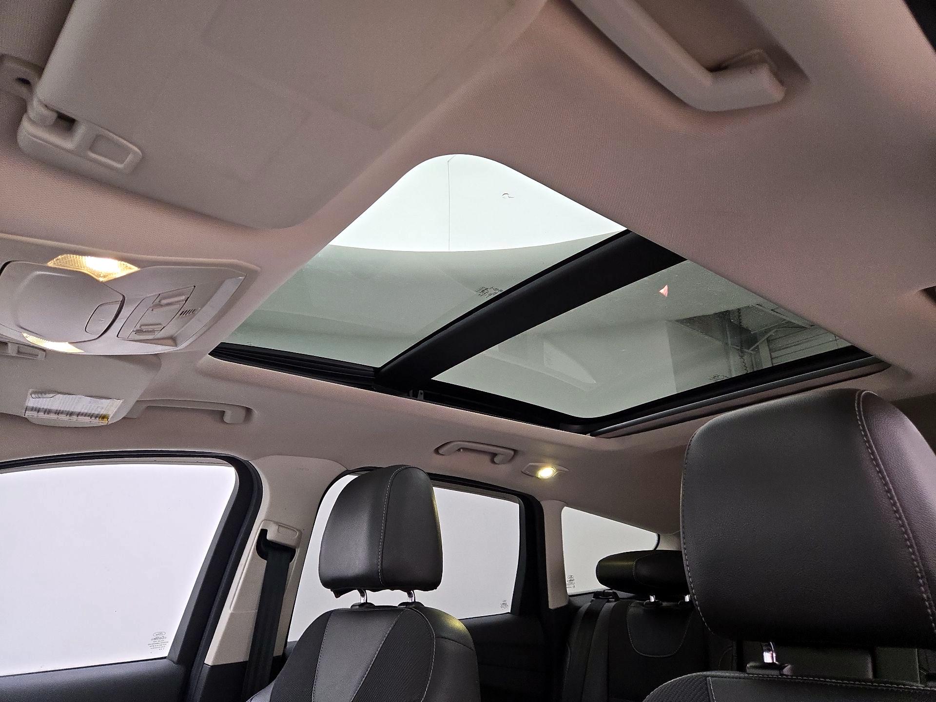 Thumbnail: 2016 Ford Escape - 19