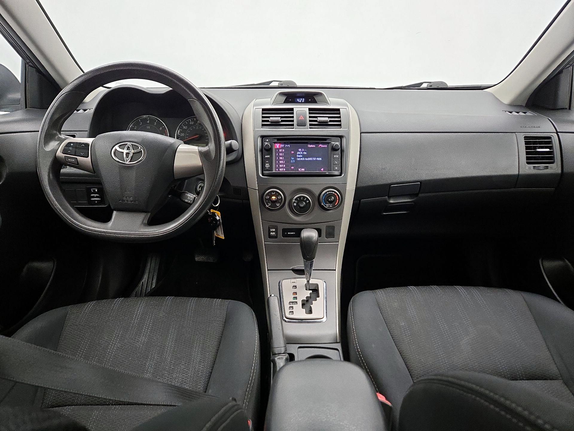 Thumbnail: 2013 Toyota Corolla - 9