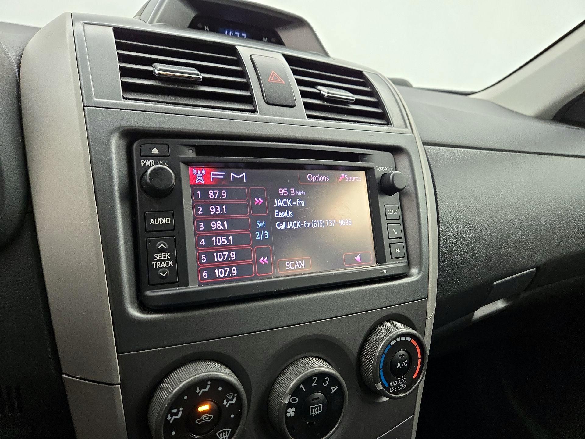 Thumbnail: 2013 Toyota Corolla - 14