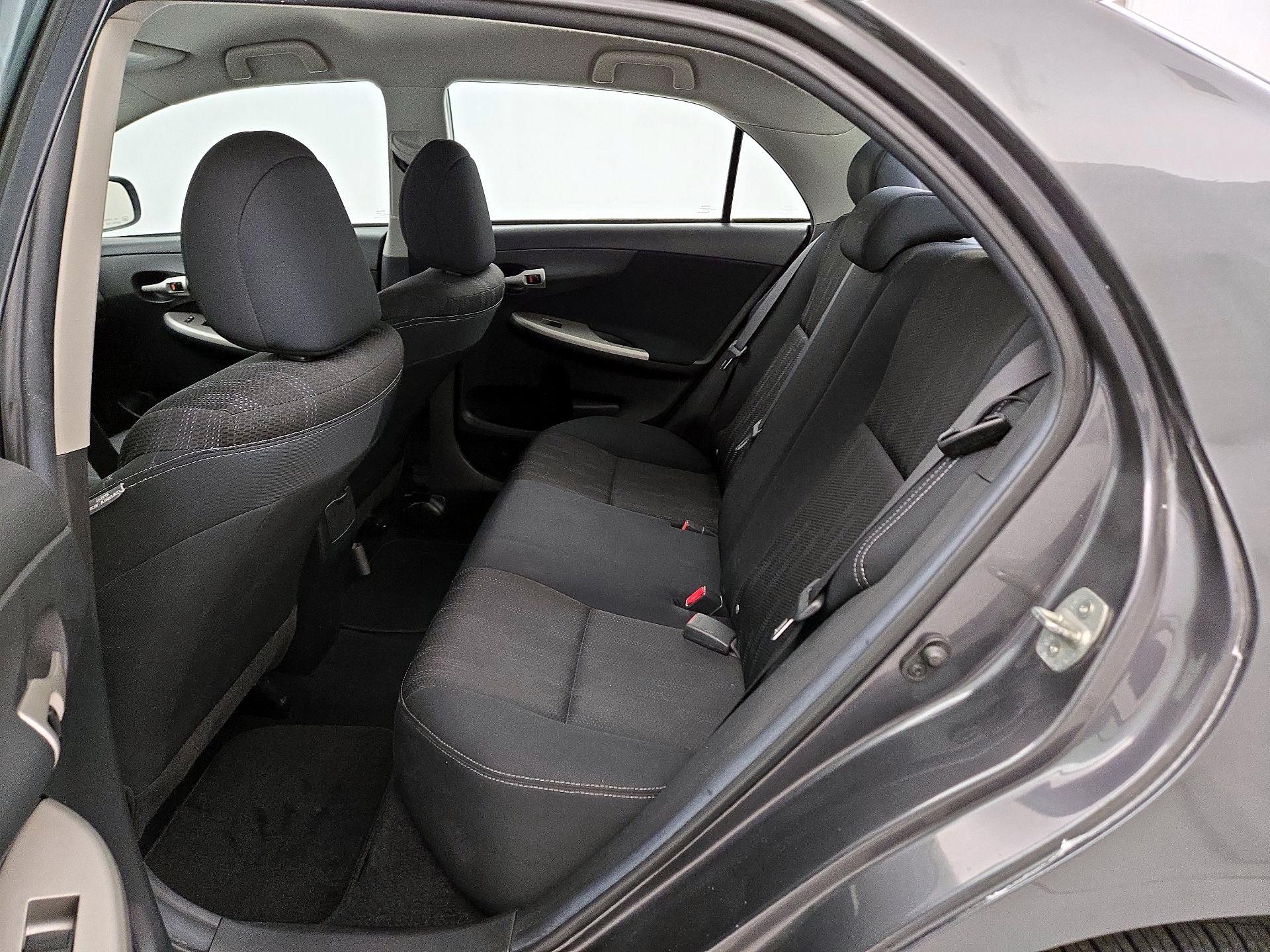 Thumbnail: 2013 Toyota Corolla - 18