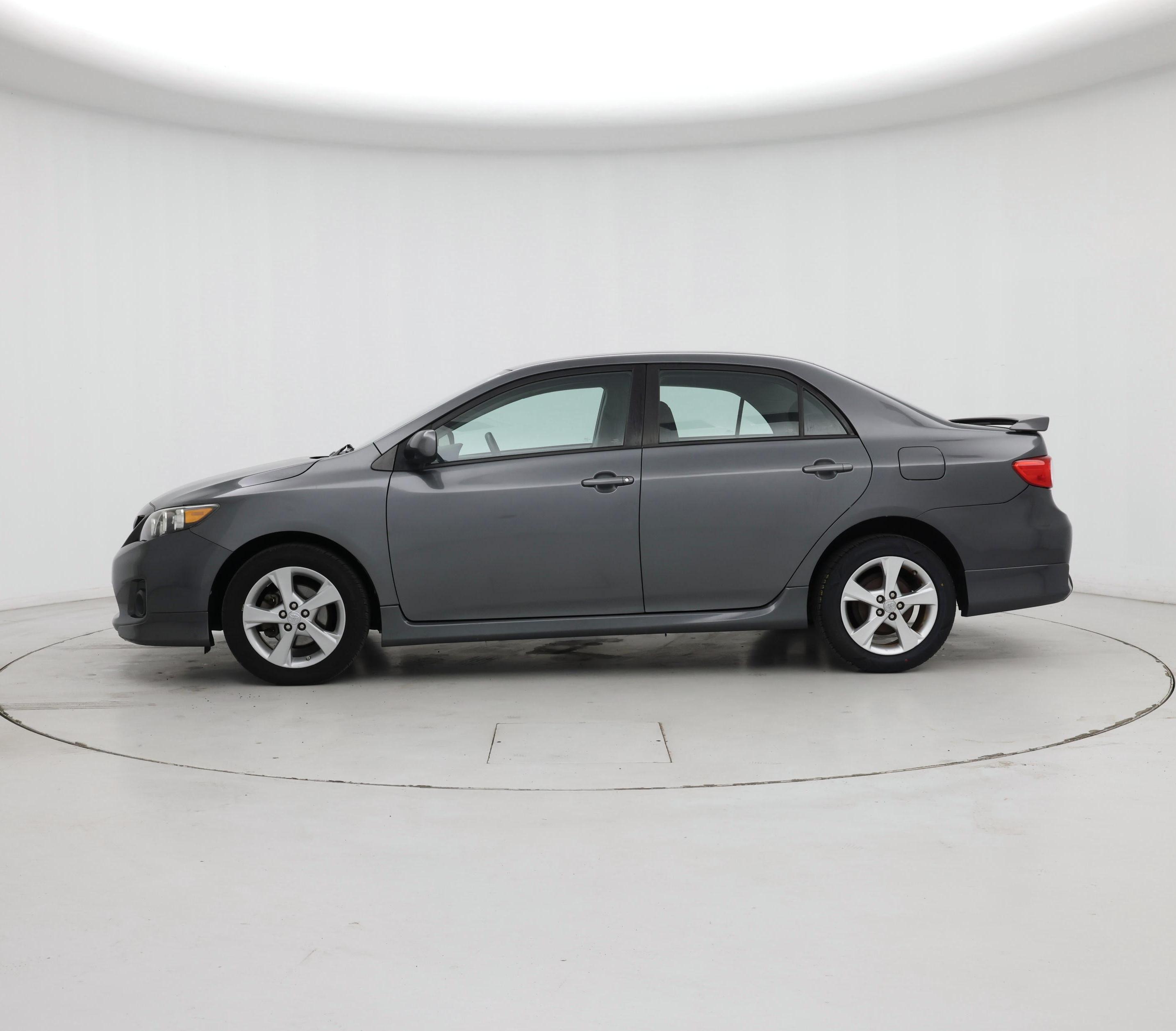 Thumbnail: 2013 Toyota Corolla - 3