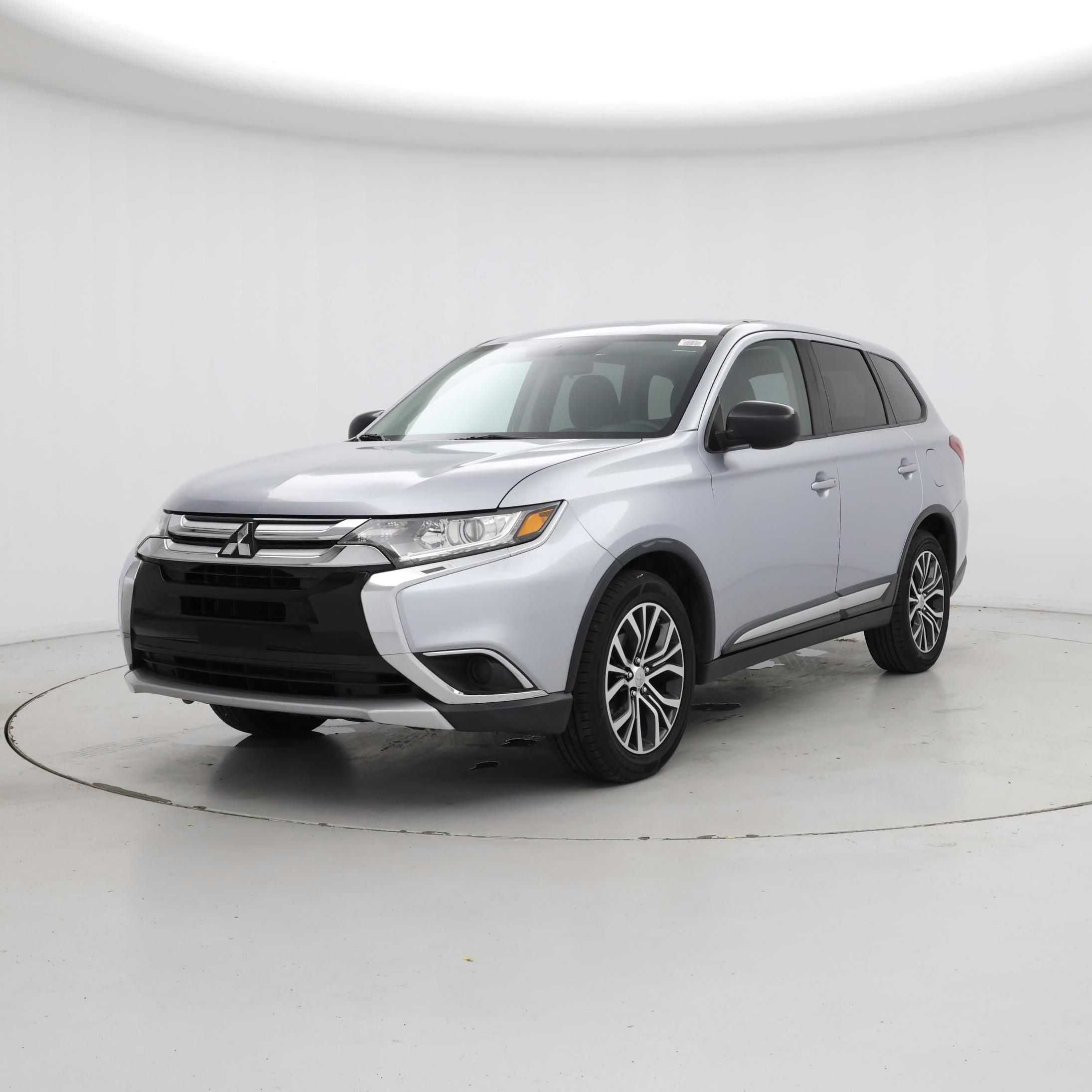 Thumbnail: 2016 Mitsubishi Outlander - 4
