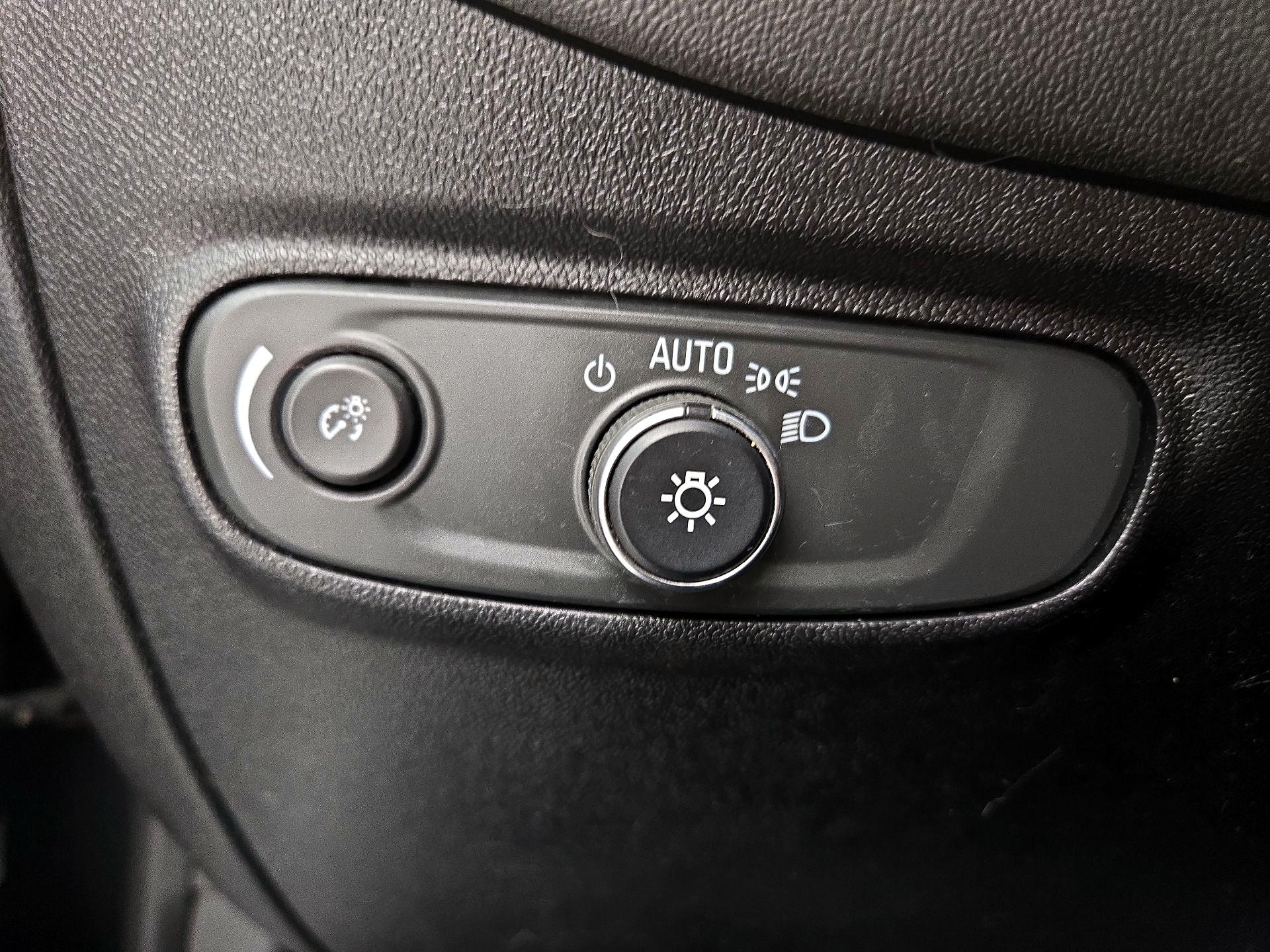 Thumbnail: 2018 Chevrolet Equinox - 13
