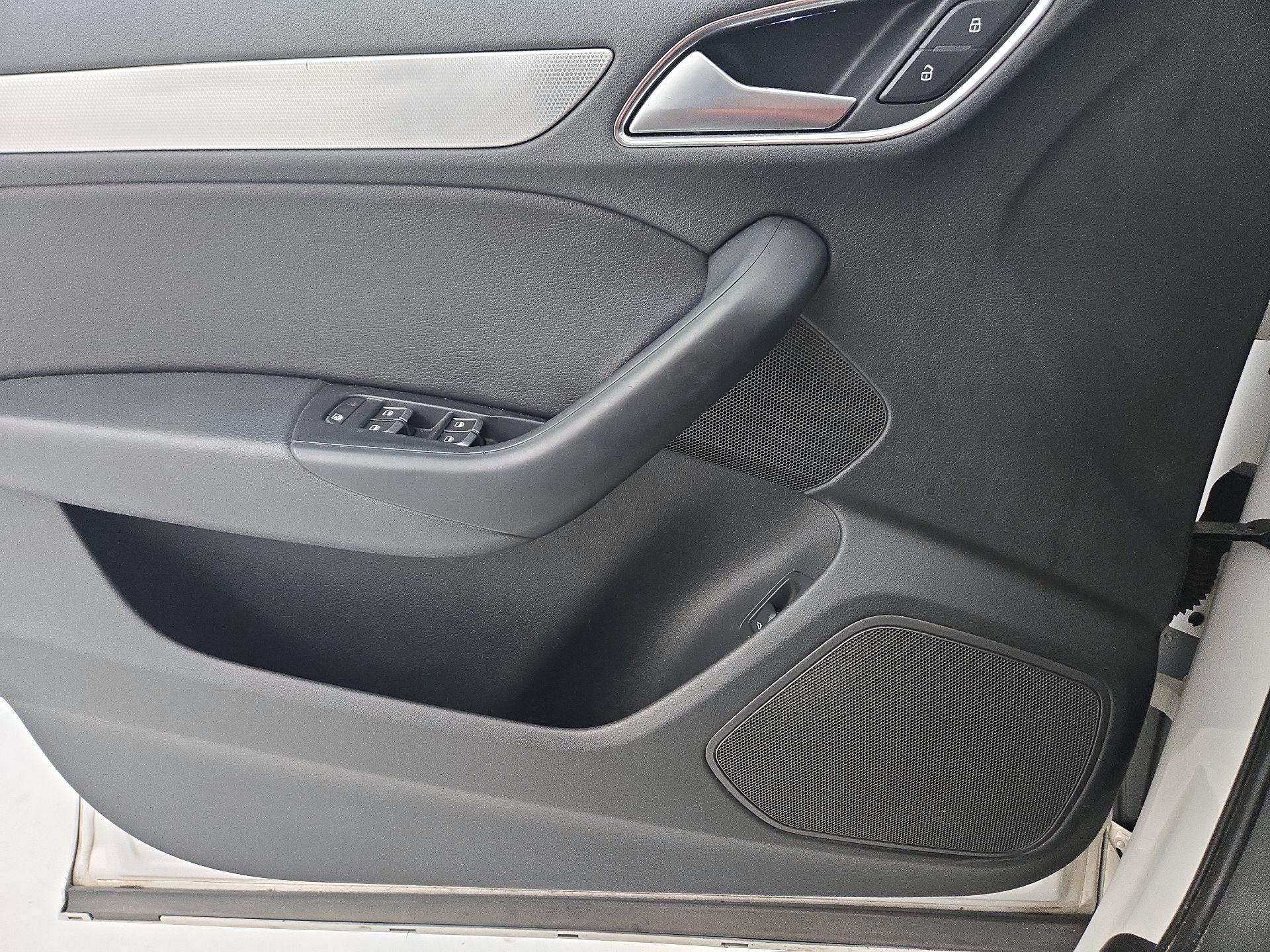 Thumbnail: 2018 Audi Q3 - 12