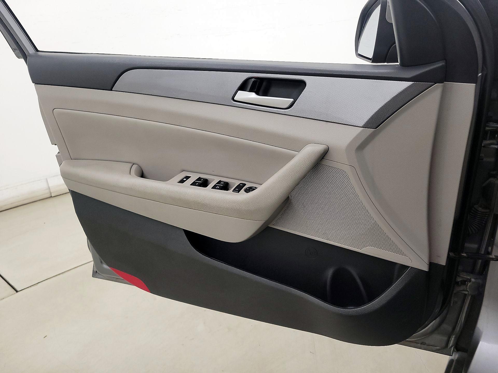 Thumbnail: 2019 Hyundai Sonata - 12