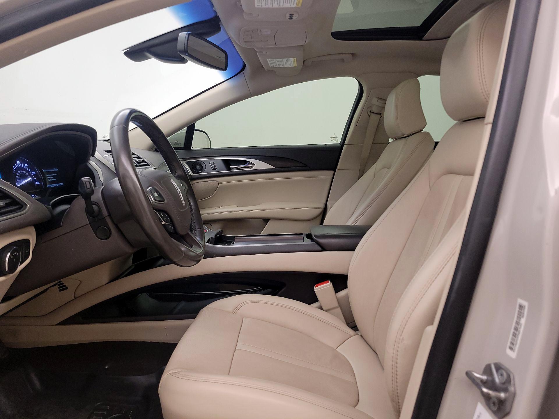Thumbnail: 2020 Lincoln MKZ - 11