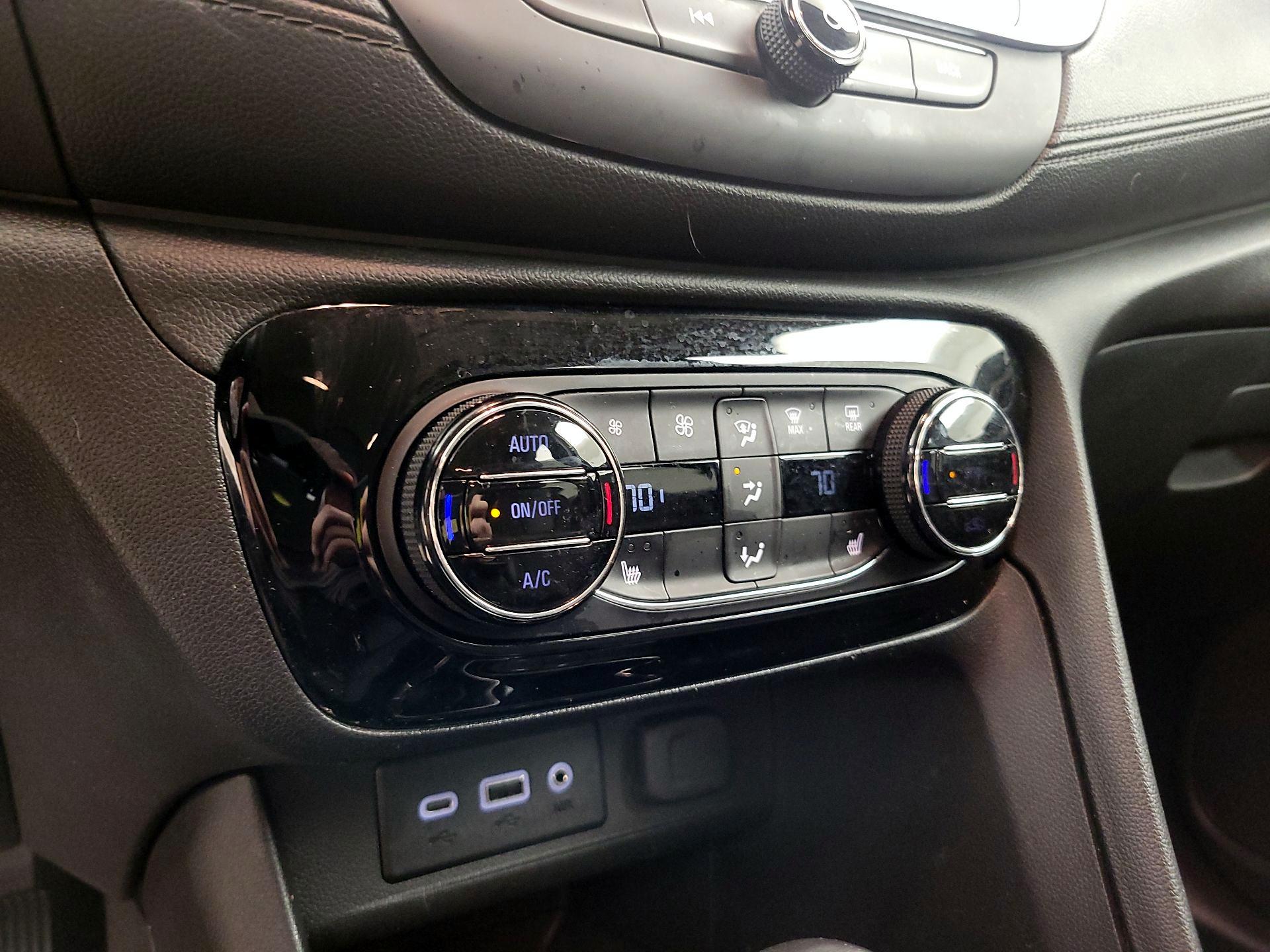 Thumbnail: 2020 Buick Encore GX - 16
