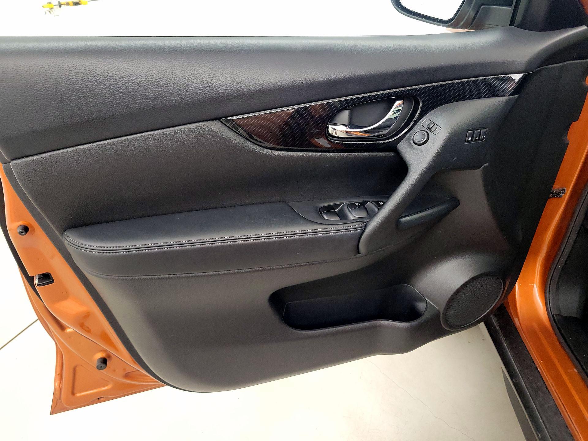 Thumbnail: 2020 Nissan Rogue - 12