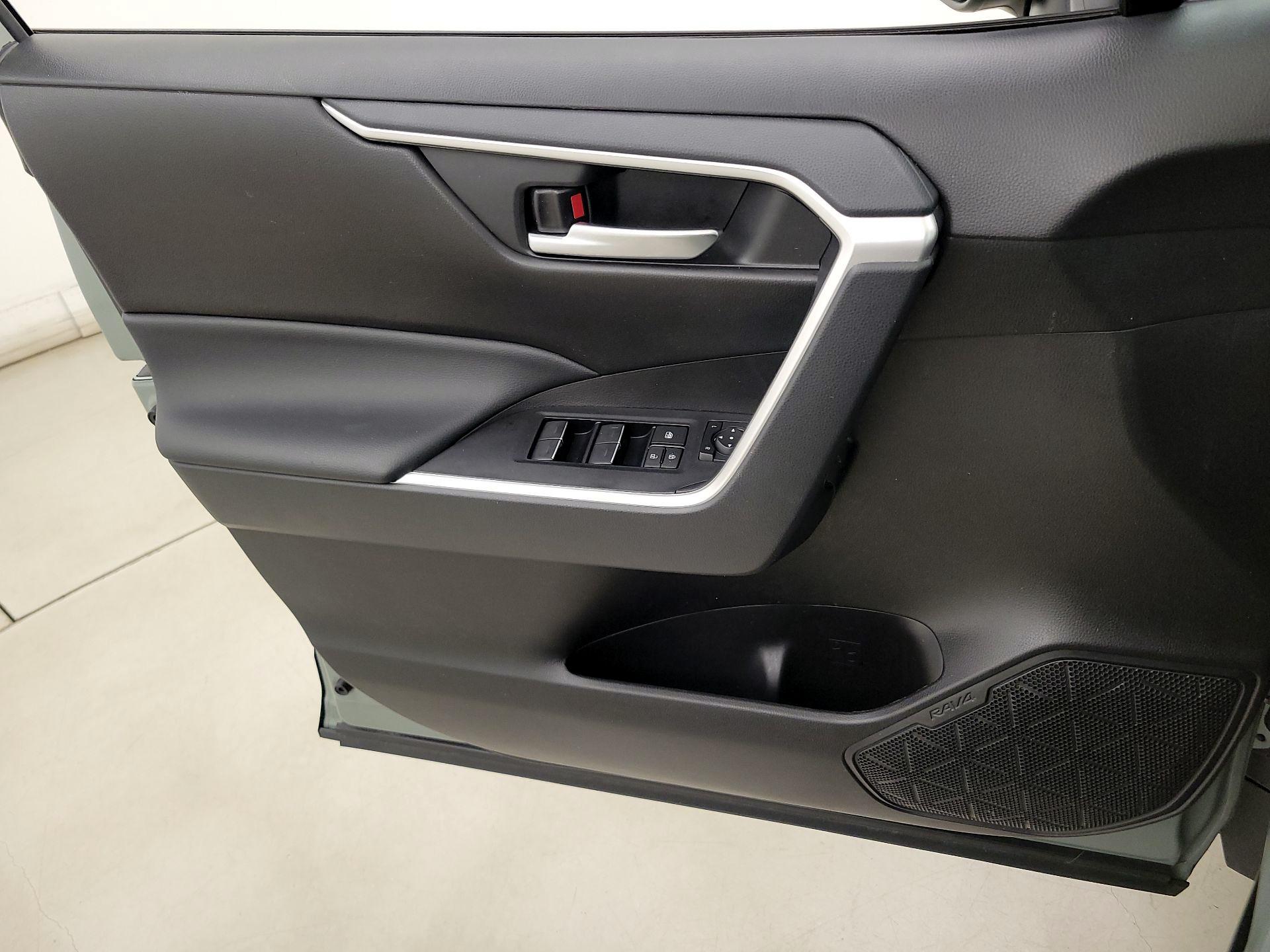Thumbnail: 2023 Toyota RAV4 - 12