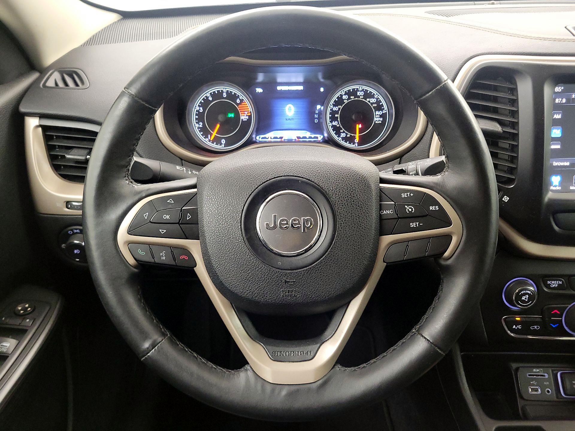 Thumbnail: 2017 Jeep Cherokee - 10