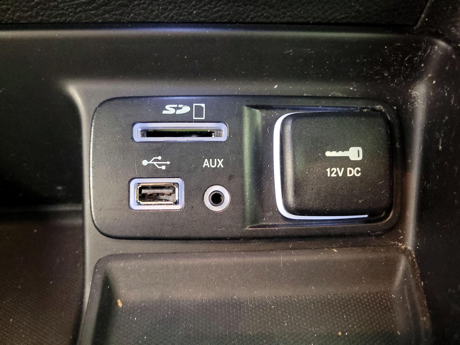 Thumbnail: 2017 Jeep Cherokee - 18