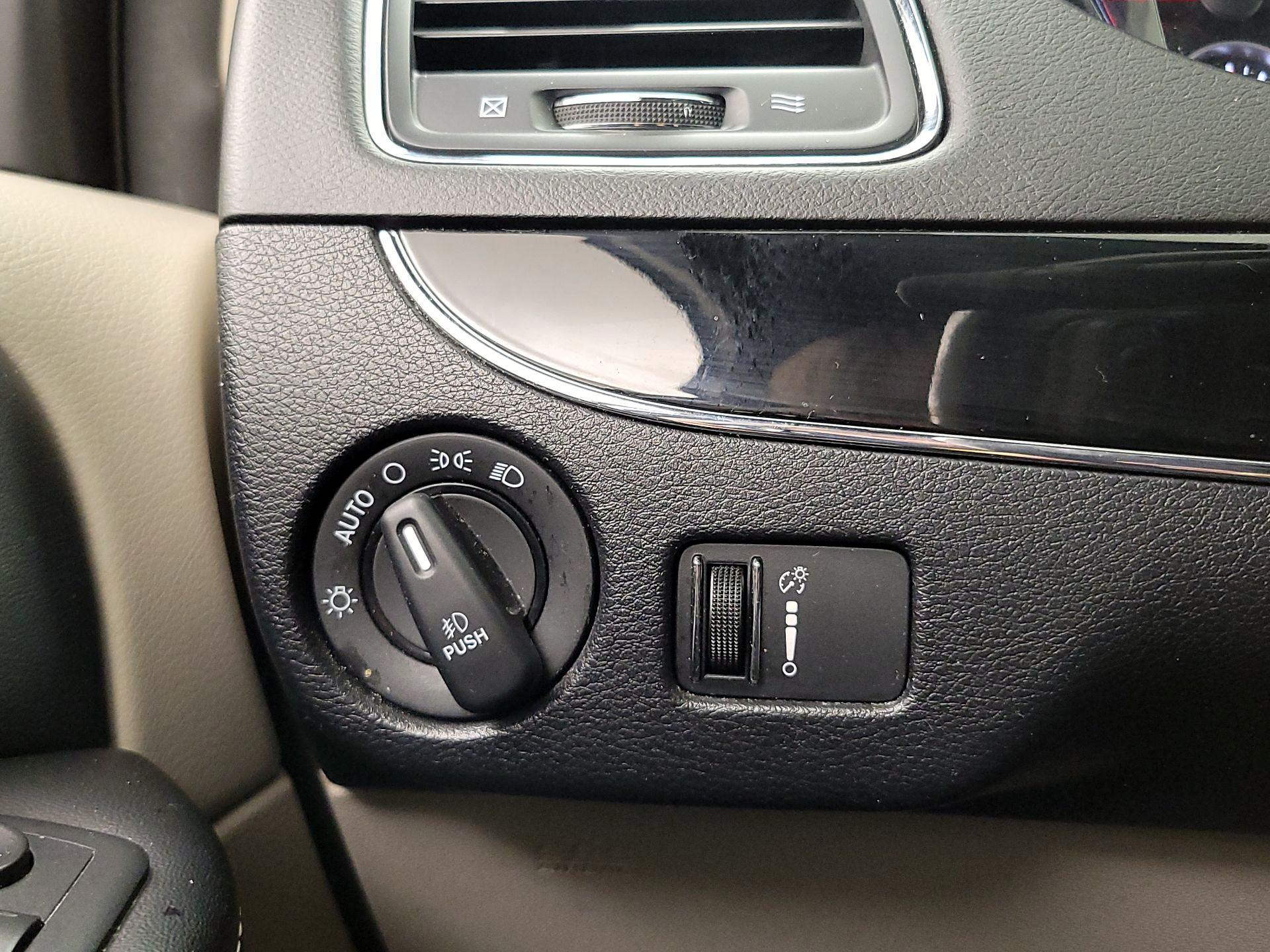 Thumbnail: 2019 Dodge Grand Caravan - 13