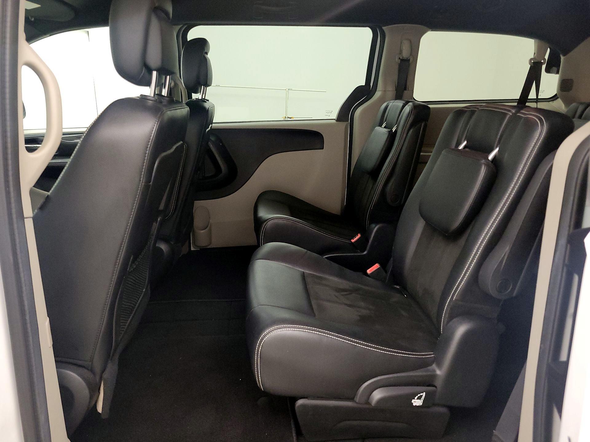 Thumbnail: 2019 Dodge Grand Caravan - 19