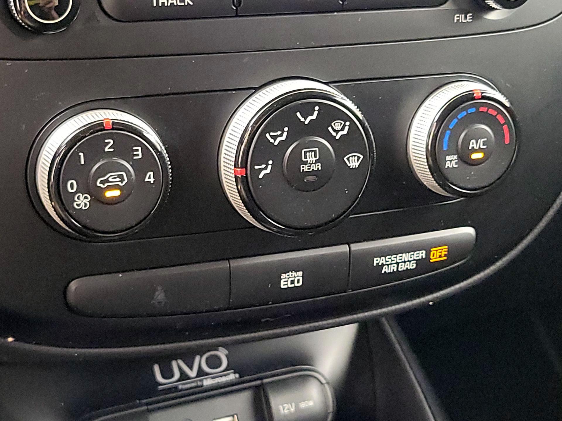 Thumbnail: 2015 Kia Soul - 16