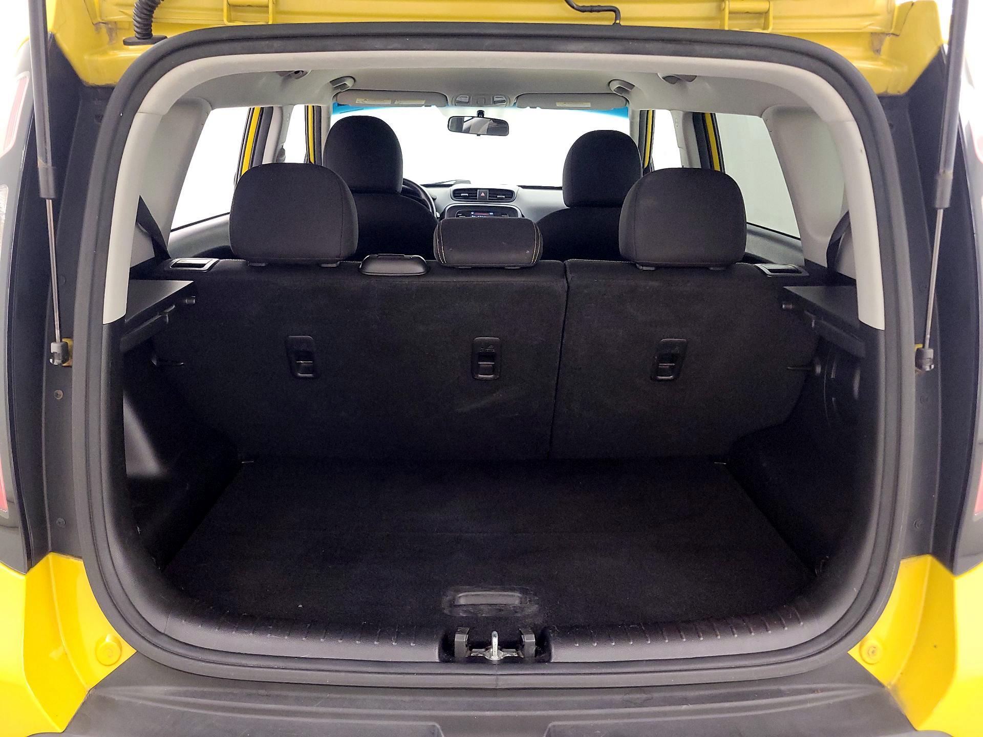 Thumbnail: 2015 Kia Soul - 20
