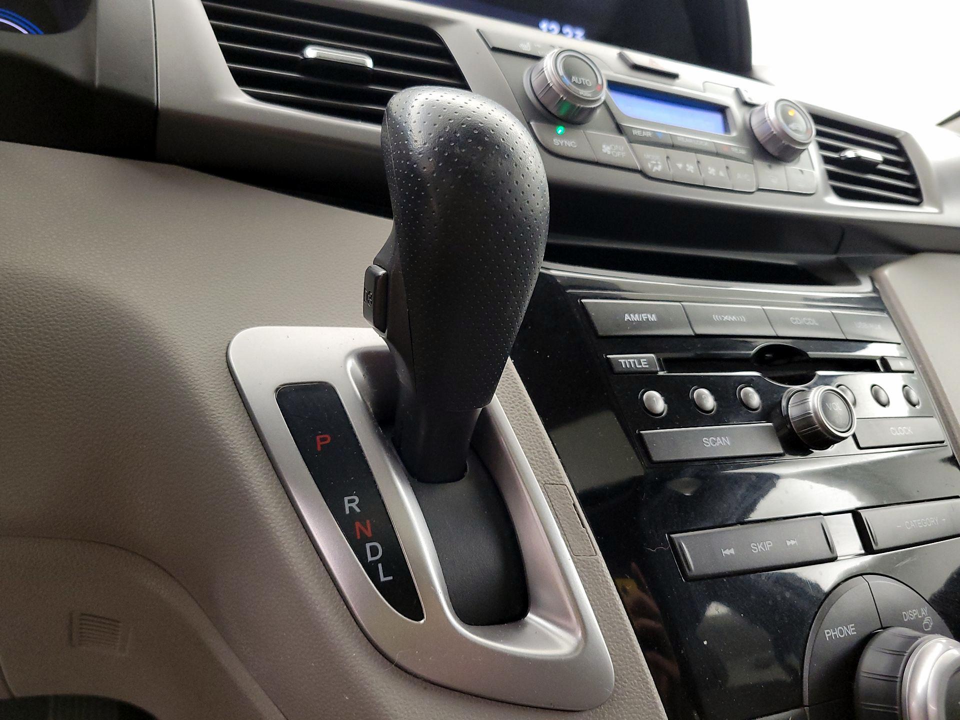 Thumbnail: 2013 Honda Odyssey - 17