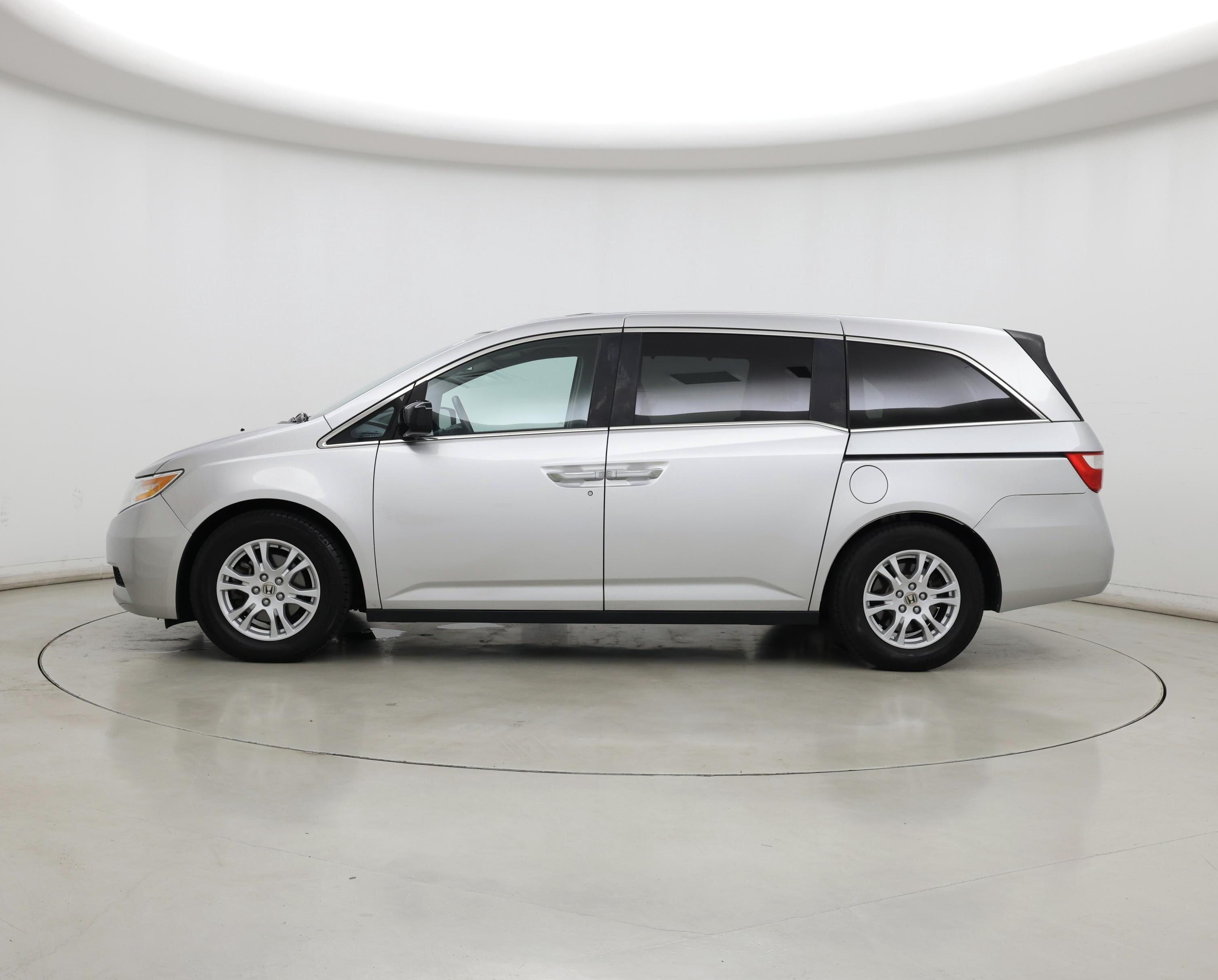 Thumbnail: 2013 Honda Odyssey - 3