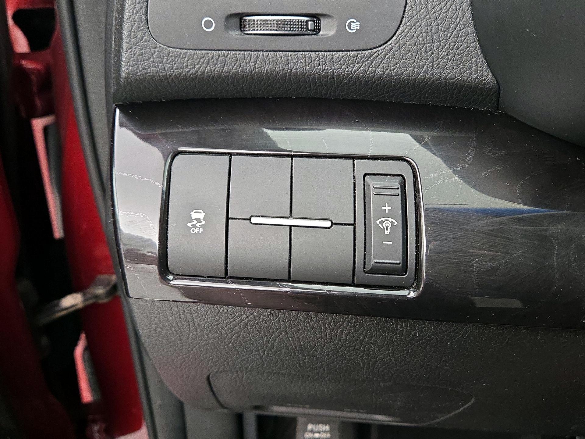 Thumbnail: 2015 Kia Sorento - 13