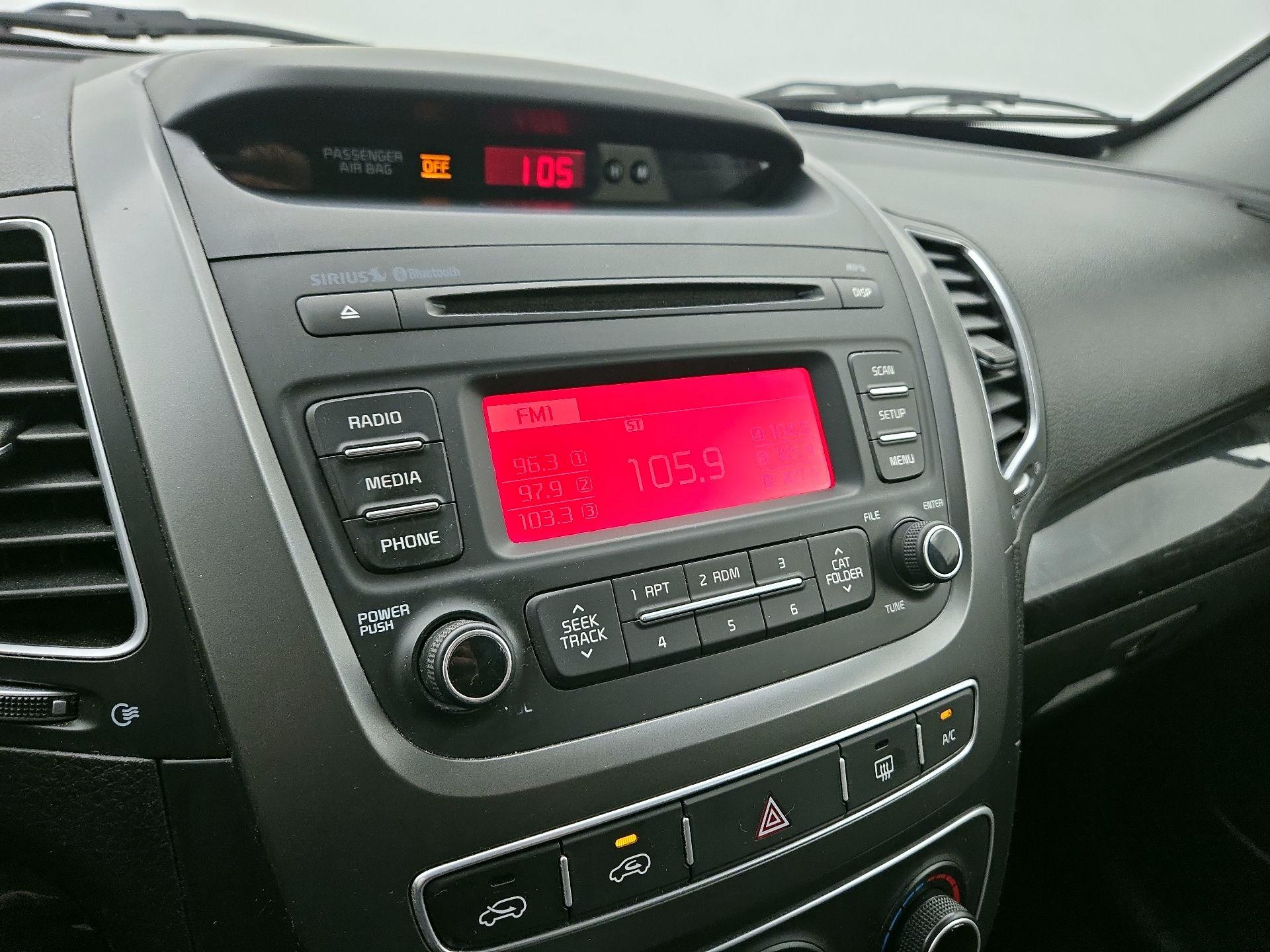 Thumbnail: 2015 Kia Sorento - 14