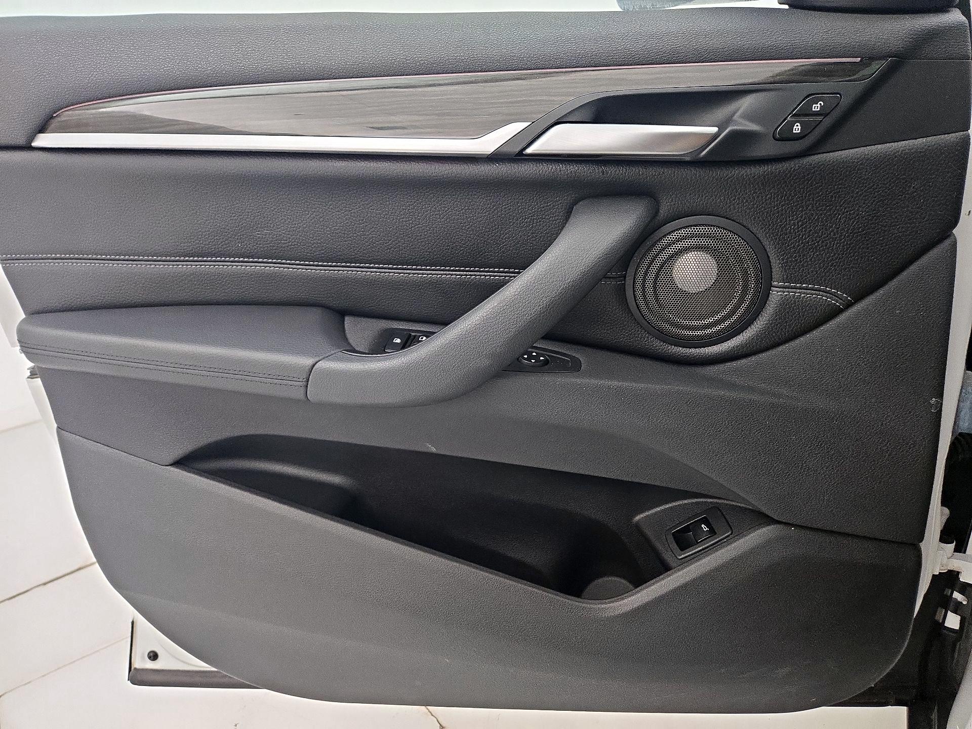 Thumbnail: 2016 BMW X1 - 12