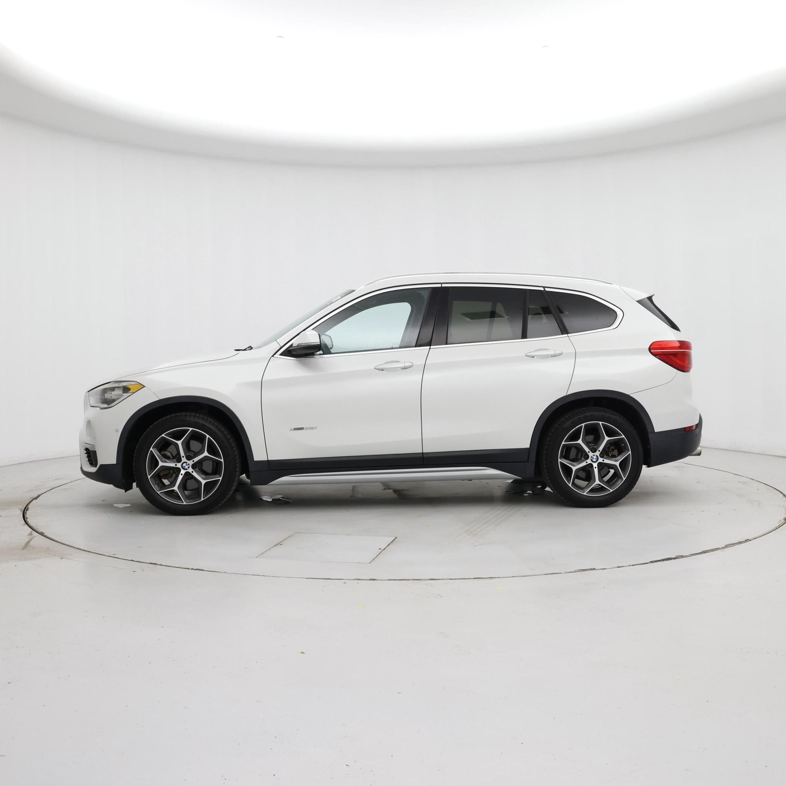 Thumbnail: 2016 BMW X1 - 3