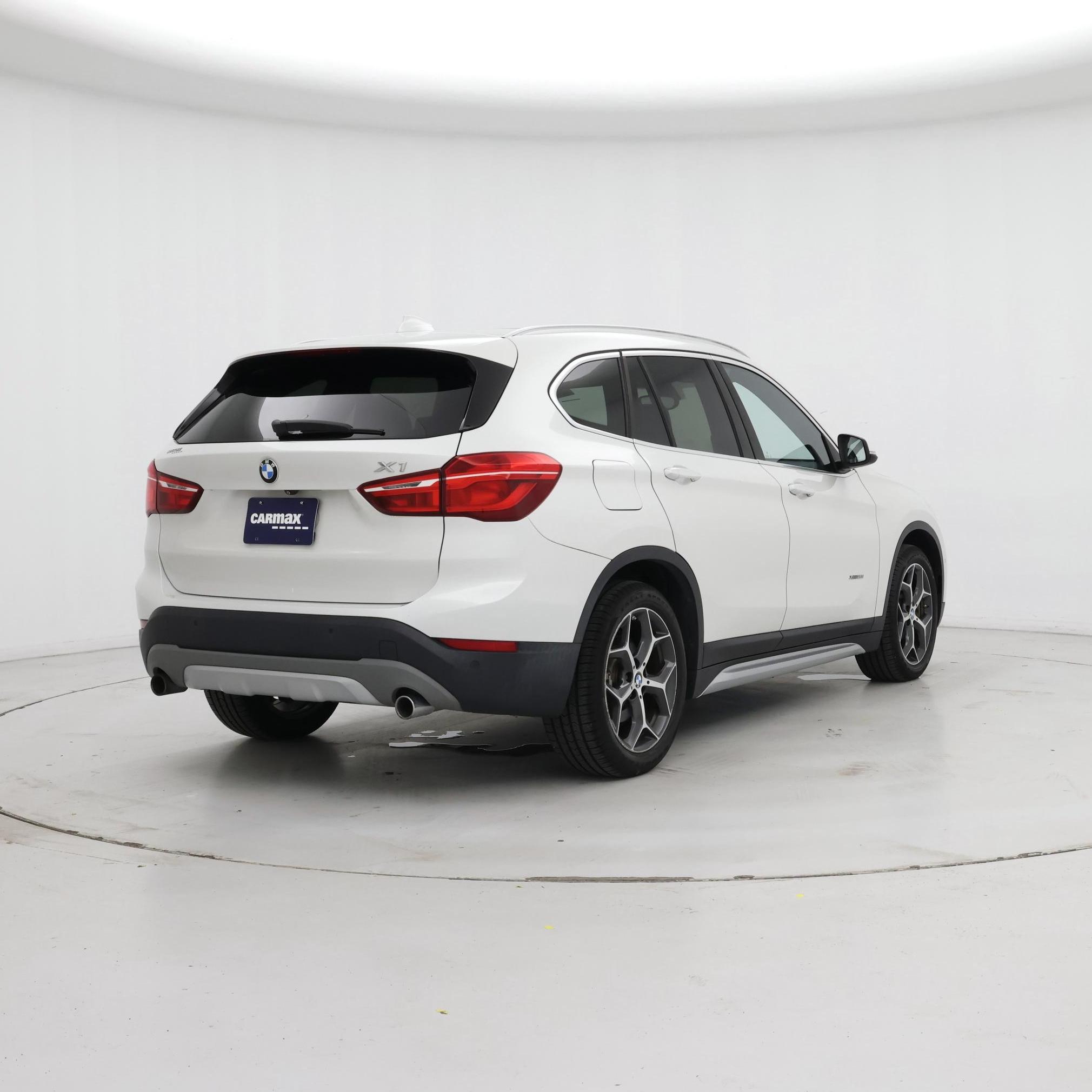 Thumbnail: 2016 BMW X1 - 8