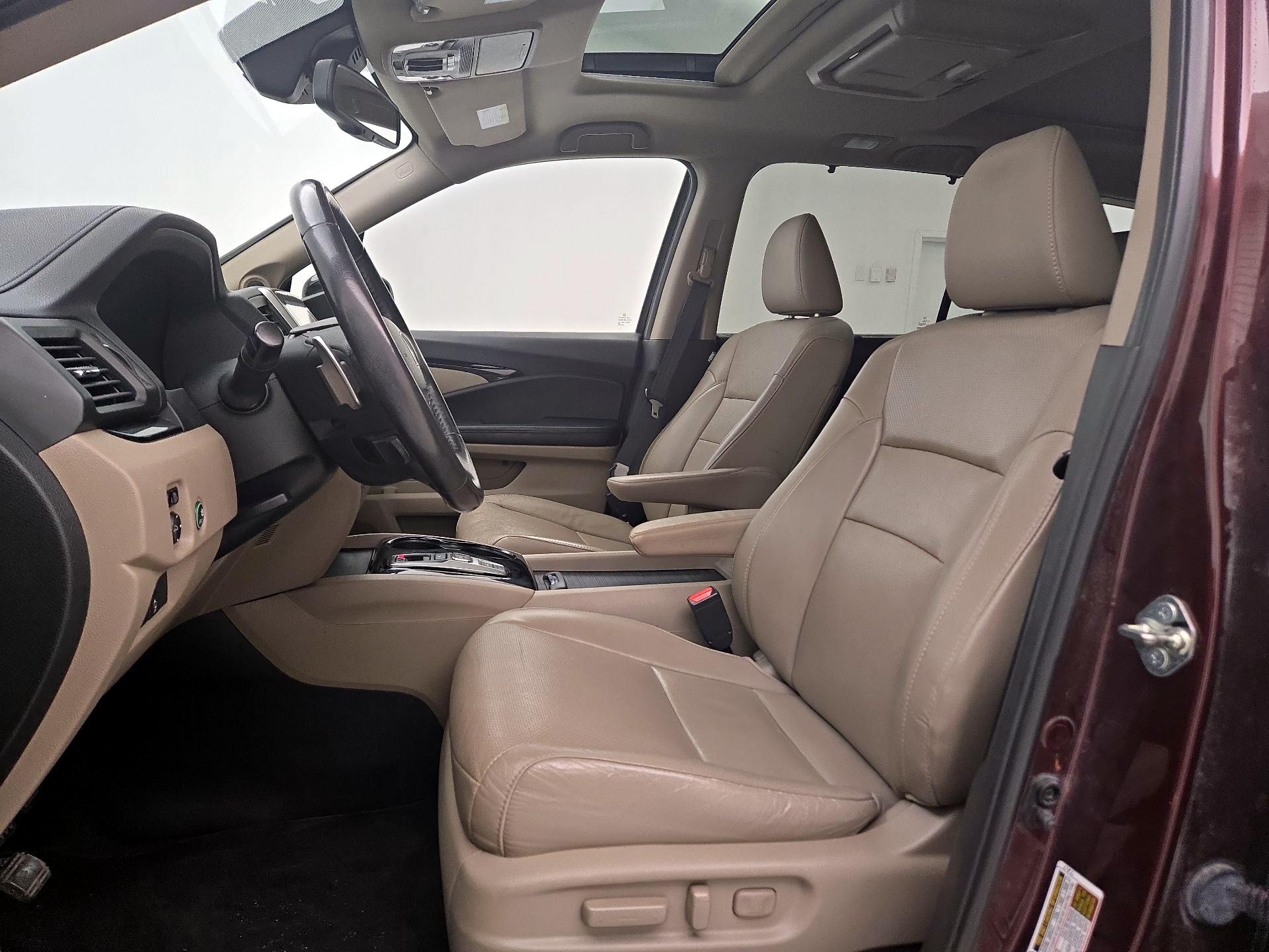 Thumbnail: 2016 Honda Pilot - 11