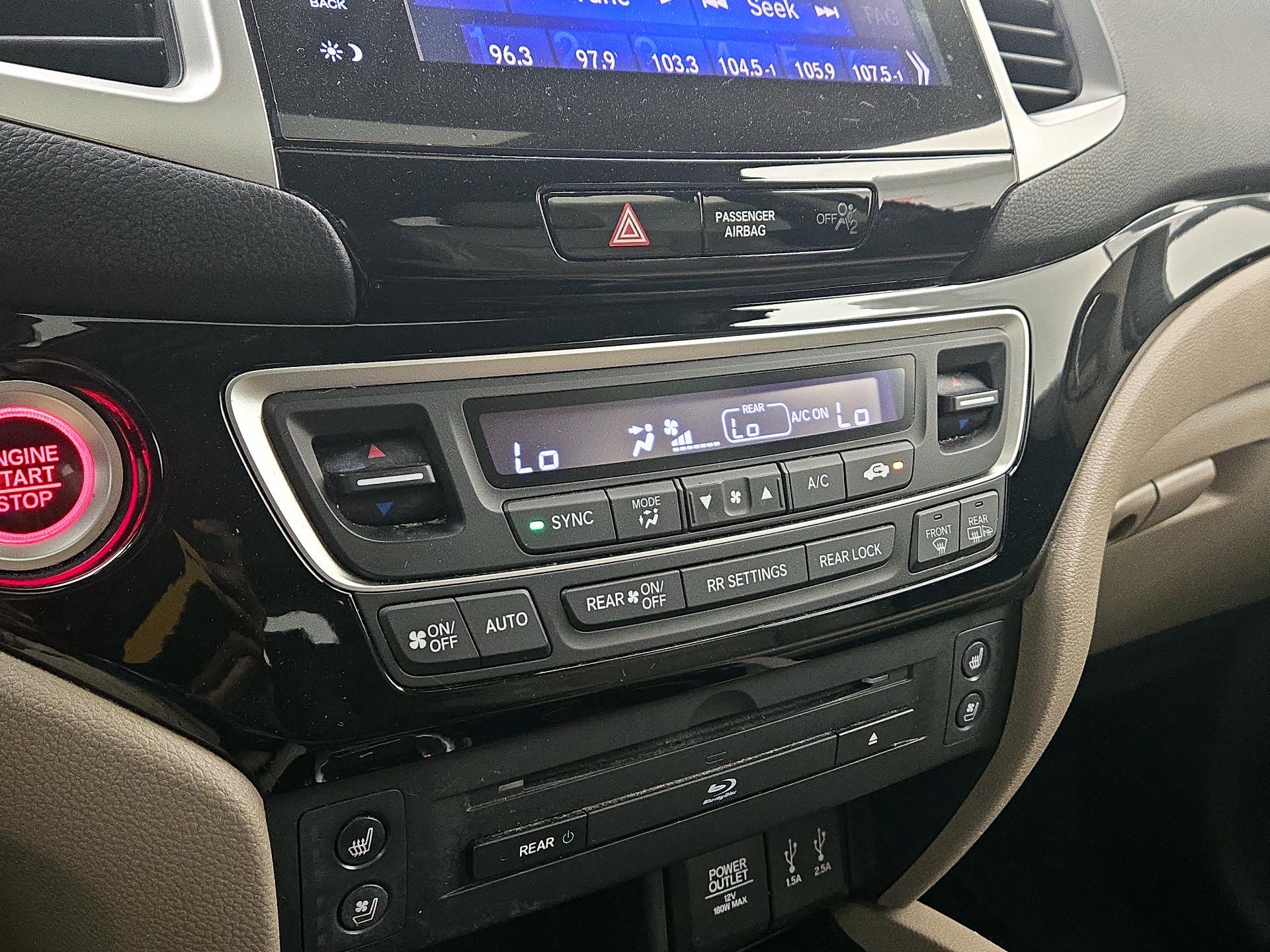 Thumbnail: 2016 Honda Pilot - 16