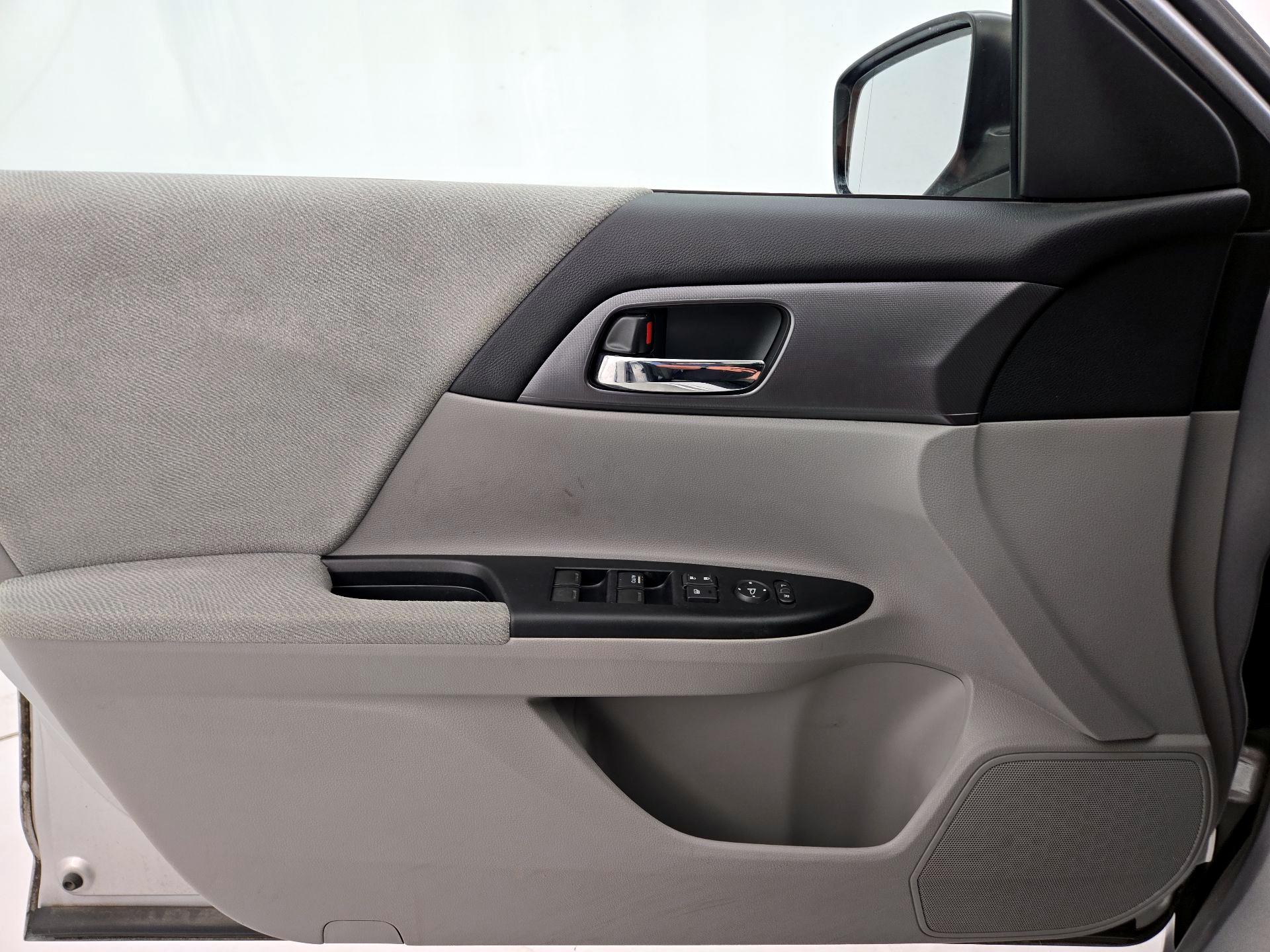 Thumbnail: 2013 Honda Accord - 12