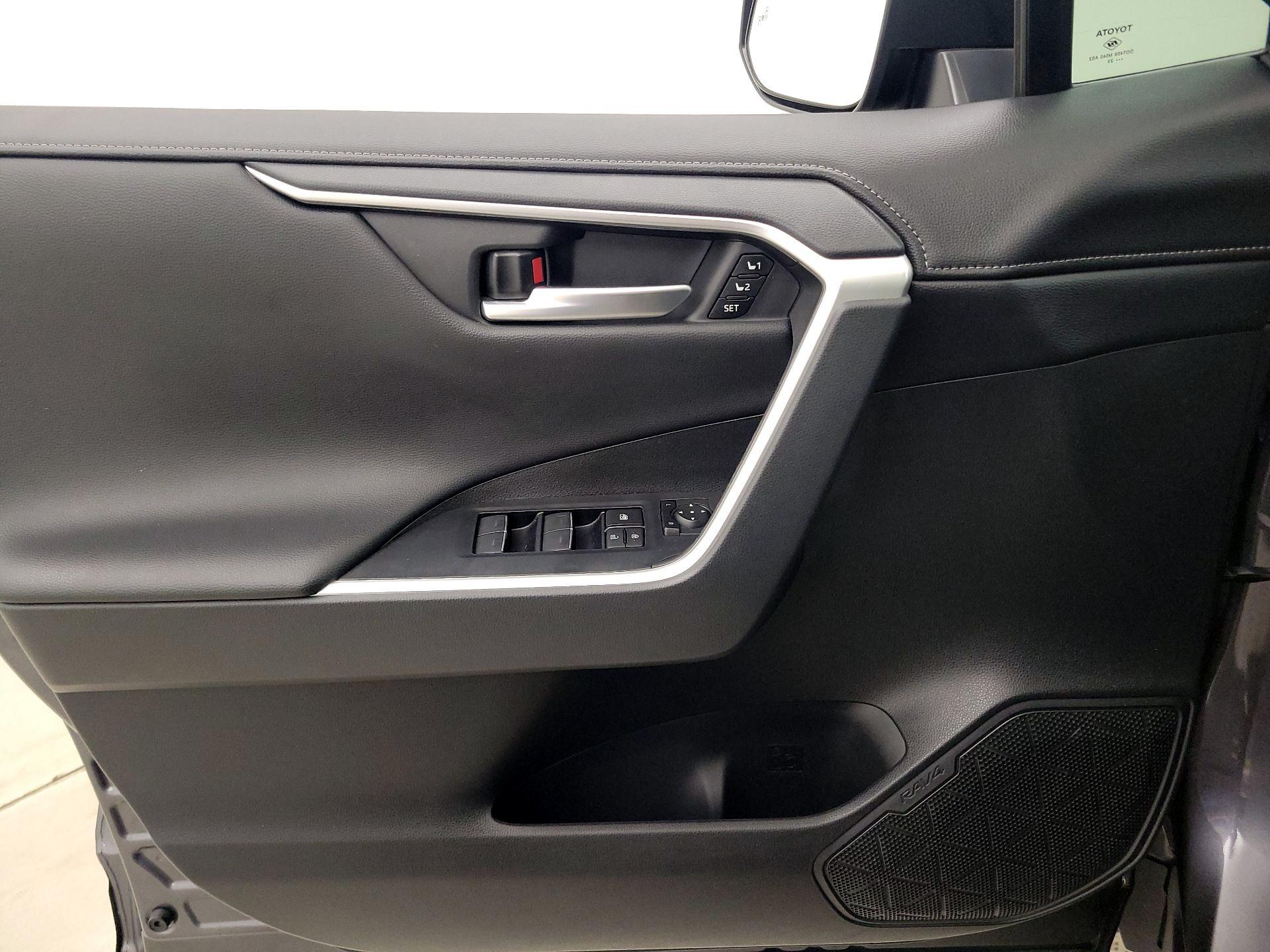 Thumbnail: 2023 Toyota RAV4 - 12