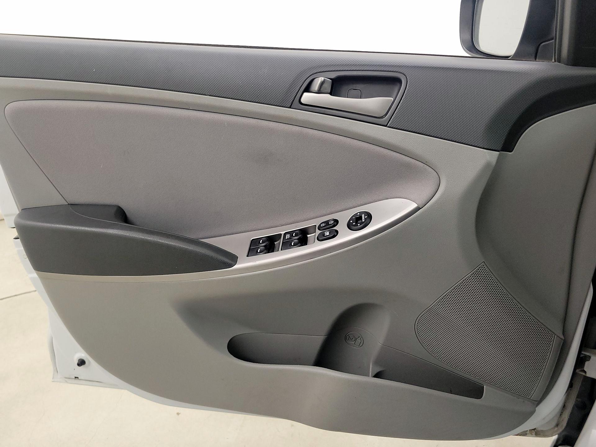 Thumbnail: 2017 Hyundai Accent - 12