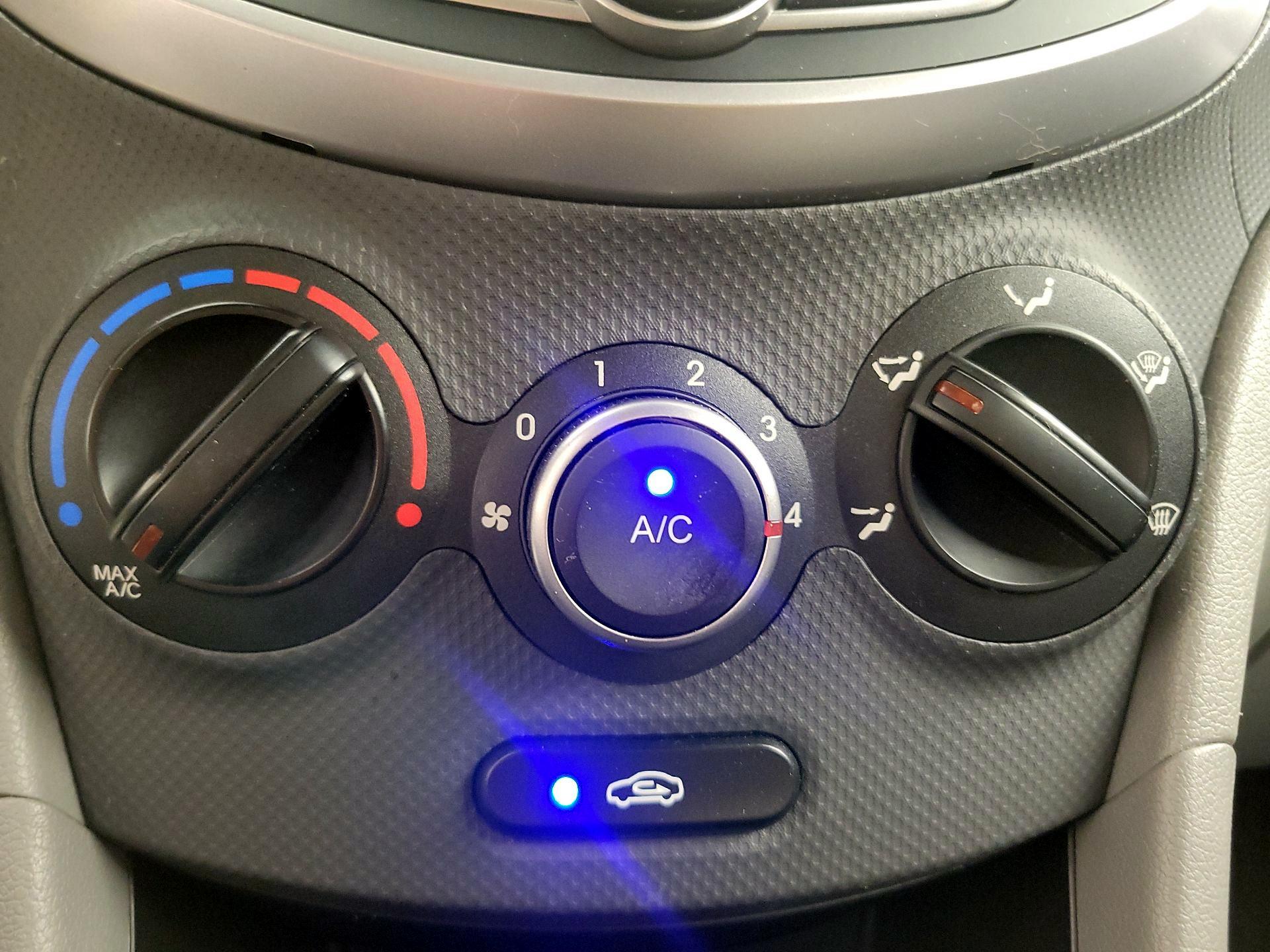 Thumbnail: 2017 Hyundai Accent - 15