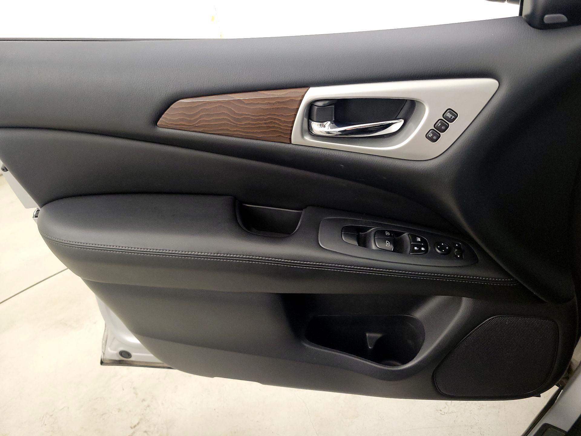 Thumbnail: 2017 Nissan Pathfinder - 12