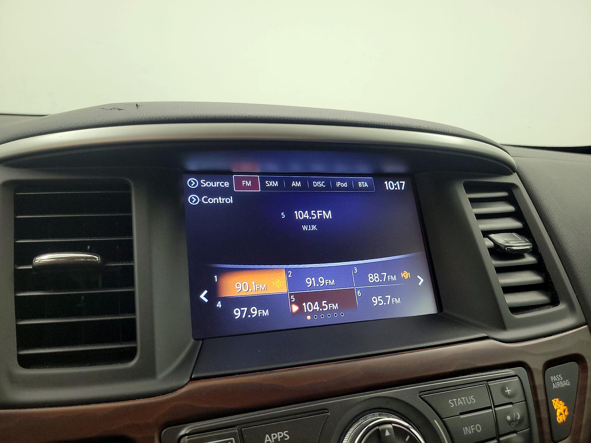Thumbnail: 2017 Nissan Pathfinder - 16