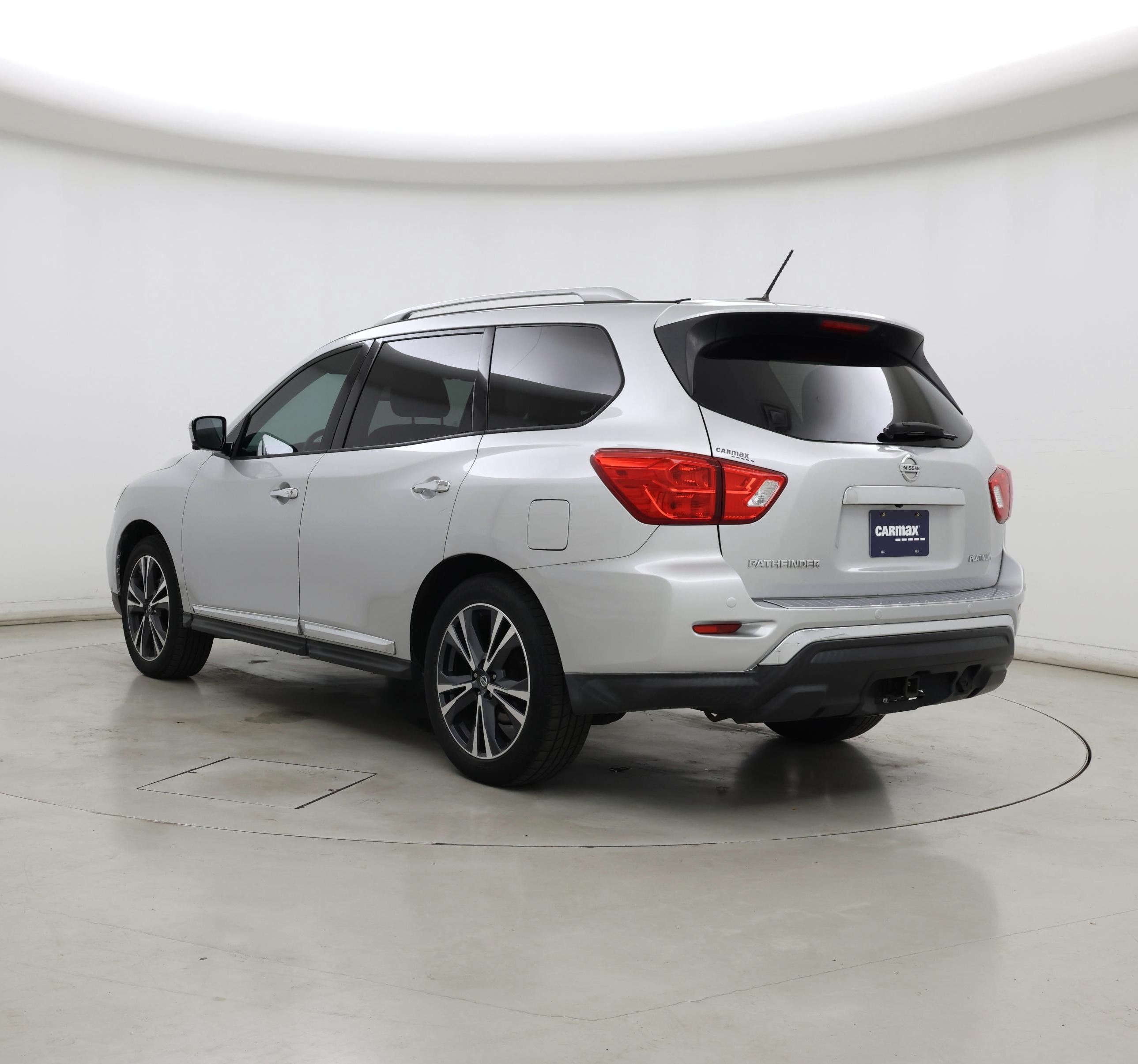 Thumbnail: 2017 Nissan Pathfinder - 2