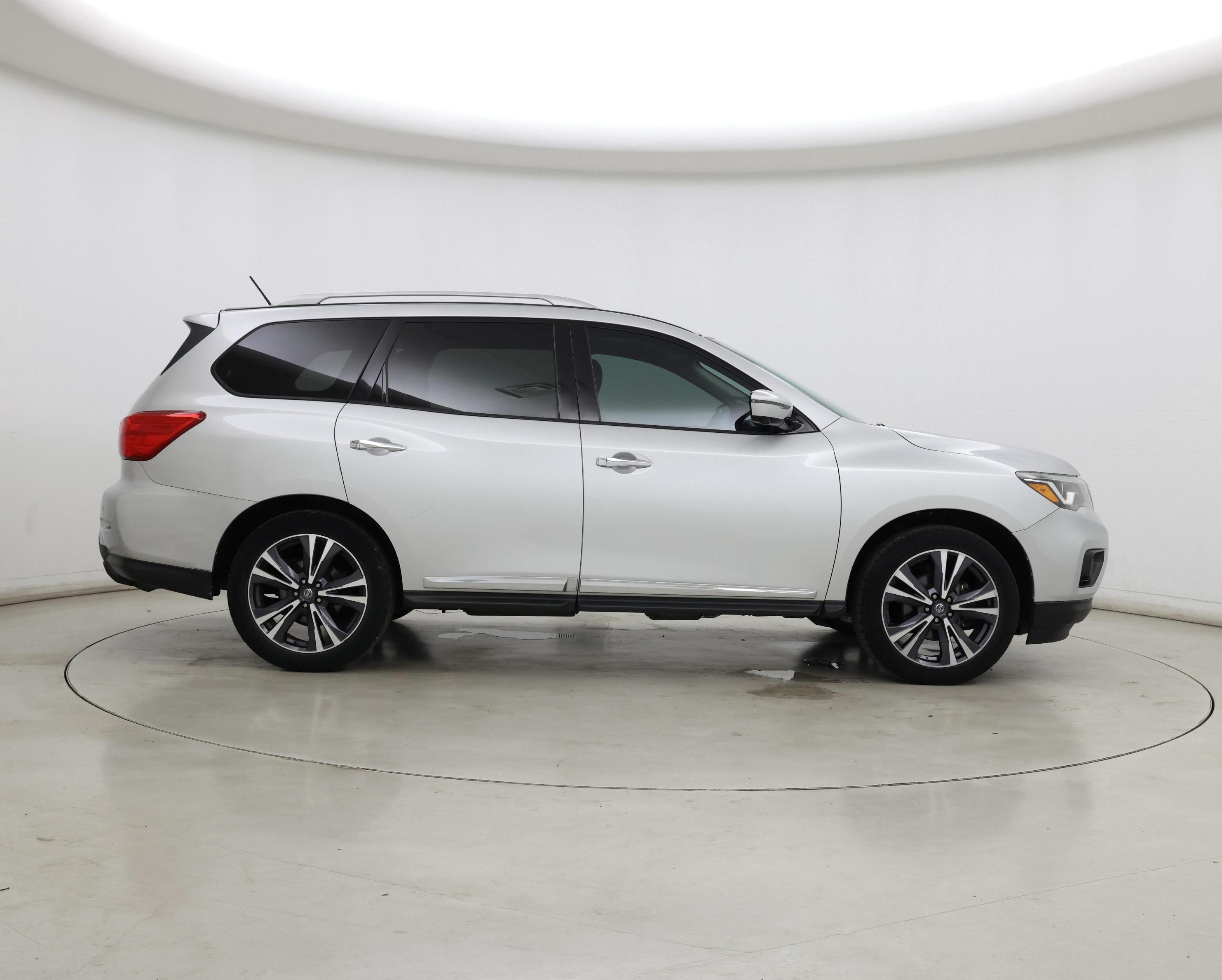 Thumbnail: 2017 Nissan Pathfinder - 7